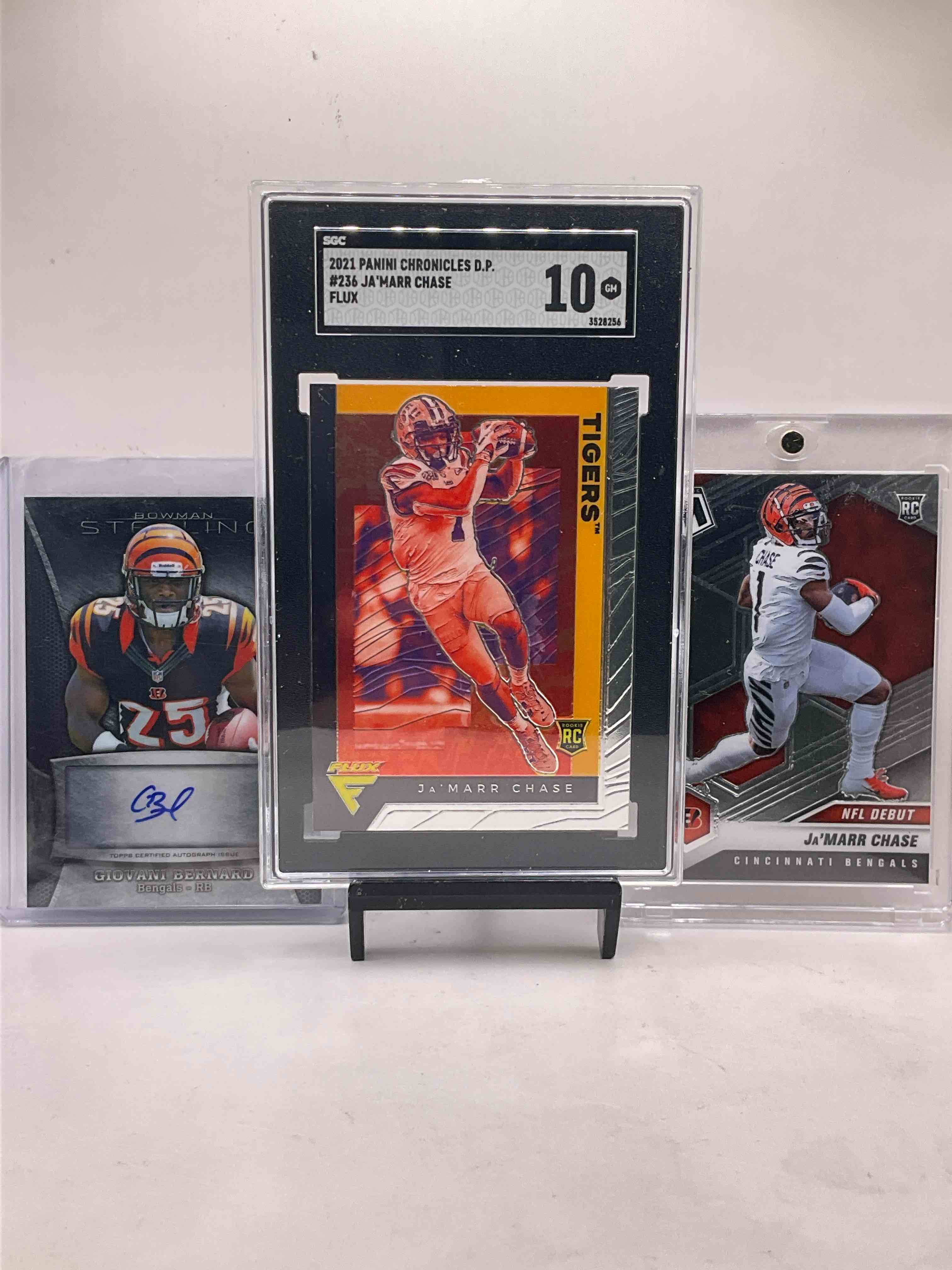 Cincinnati Sensation Ja’marr Chase Gem Mint 10 Flux Rookie Card, Giovanni Bernard Signed Rookie, Ja’marr Chase Mosaic Rookie, Joe Burrow Class President & More! Vintage & New Cincy Bengals! 50 Card Craziness! 