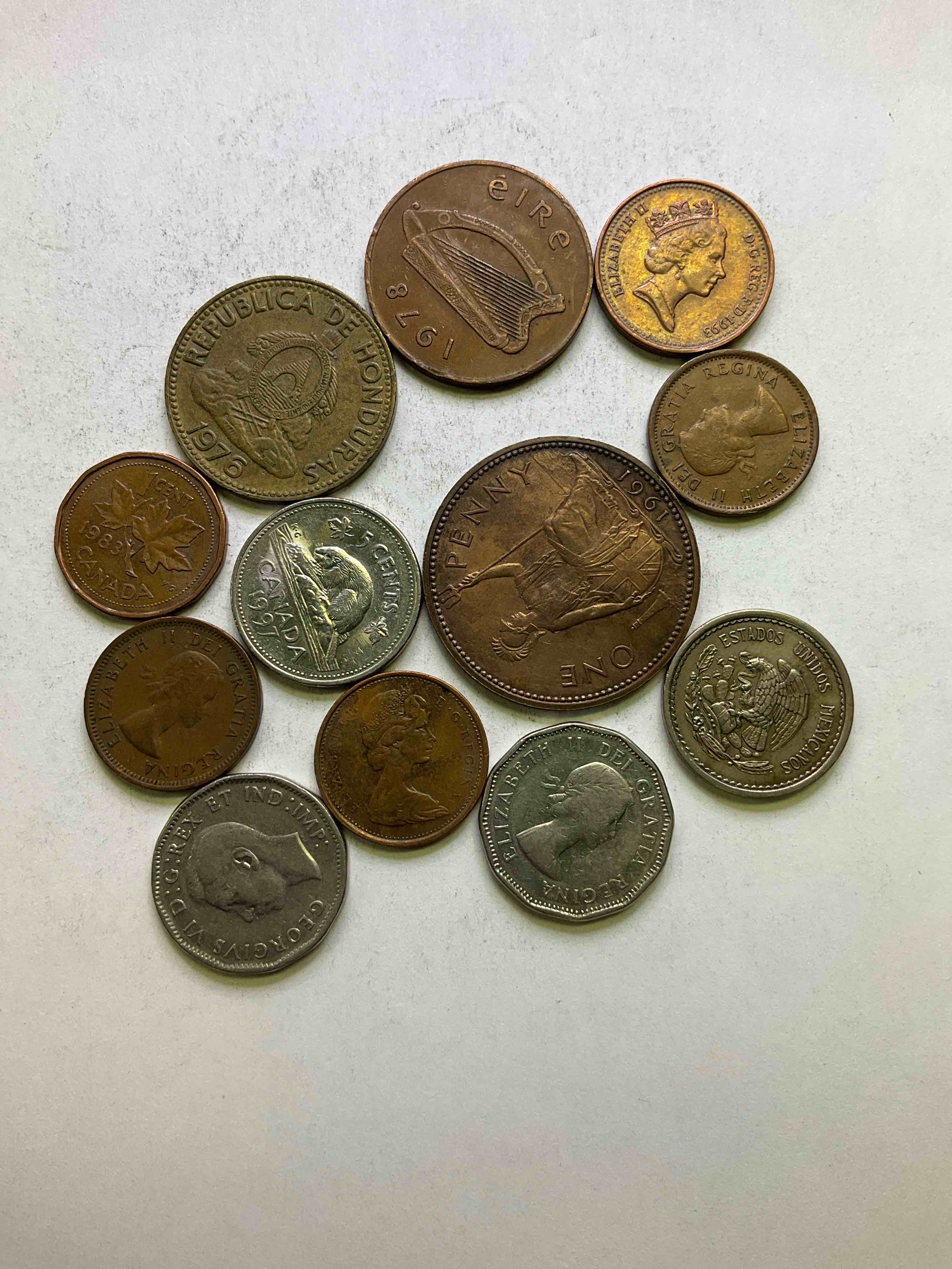 World Coins, Antique & Vintage! Each Lot Is Unique! Many Different Years, Countries, Sizes & Exotic Places. This Cool Collection Of Antique Coins From Around The World Is Loads Of Fun! Have Fun Identifying Each Coin & Country As A Great Educational Tool! A Great Investment Too!