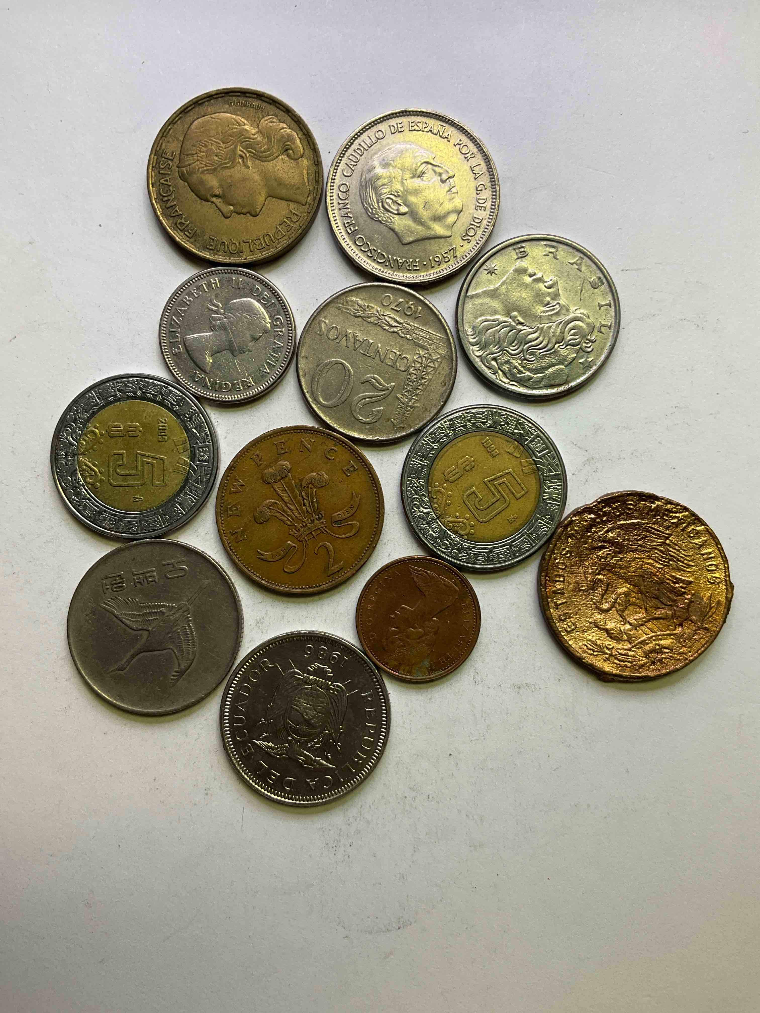 World Coins, Antique & Vintage! Each Lot Is Unique! Many Different Years, Countries, Sizes & Exotic Places. This Cool Collection Of Antique Coins From Around The World Is Loads Of Fun! Have Fun Identifying Each Coin & Country As A Great Educational Tool! A Great Investment Too!