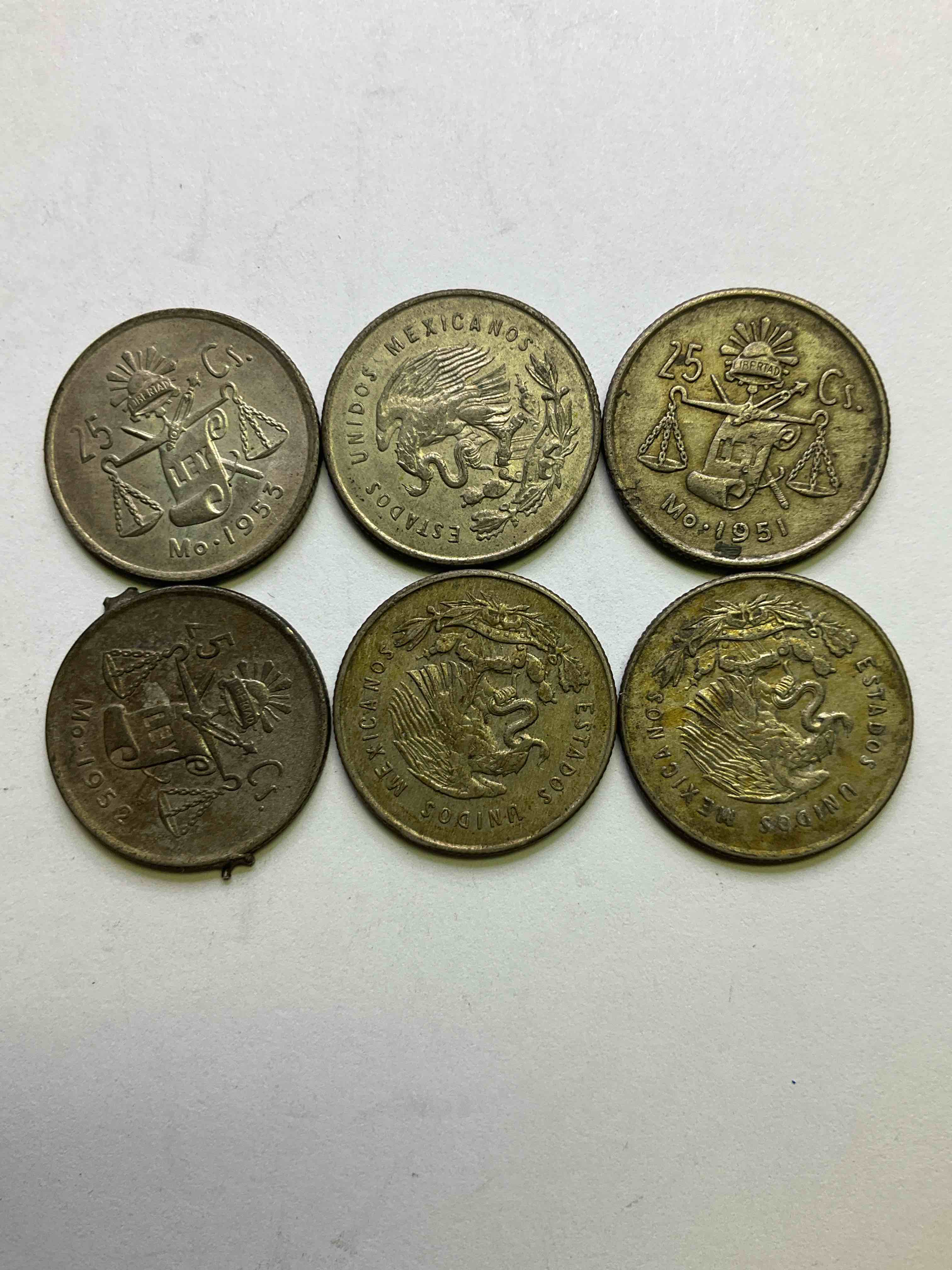 Antique Rare Mexican Silver! Lot Of Silver Antique Mexican Coins, 25 Centavos Minted In .300 (30%) Mexican Silver. Coins From The Early 1950's & Have A Really Stunning Design. These Coins Are Rarely Seen & Are Great For Collecting Rare Coins & Also For Investing In Precious Metals. You May Never See These Coins Up For Auction Again. A Great Chance To Acquire Unique Antique Mexican Silver!