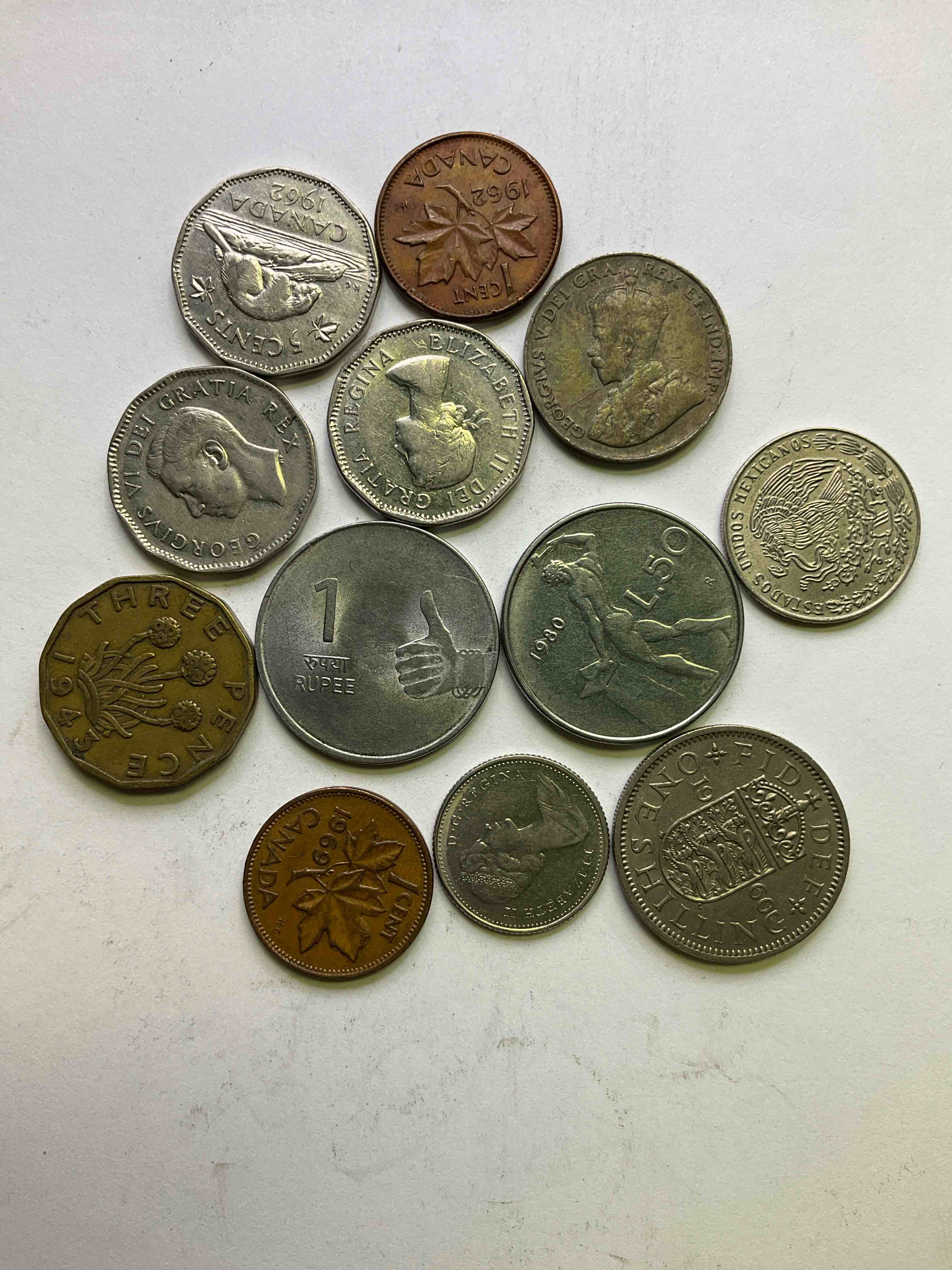 World Coins, Antique & Vintage! Each Lot Is Unique! Many Different Years, Countries, Sizes & Exotic Places. This Cool Collection Of Antique Coins From Around The World Is Loads Of Fun! Have Fun Identifying Each Coin & Country As A Great Educational Tool! A Great Investment Too!