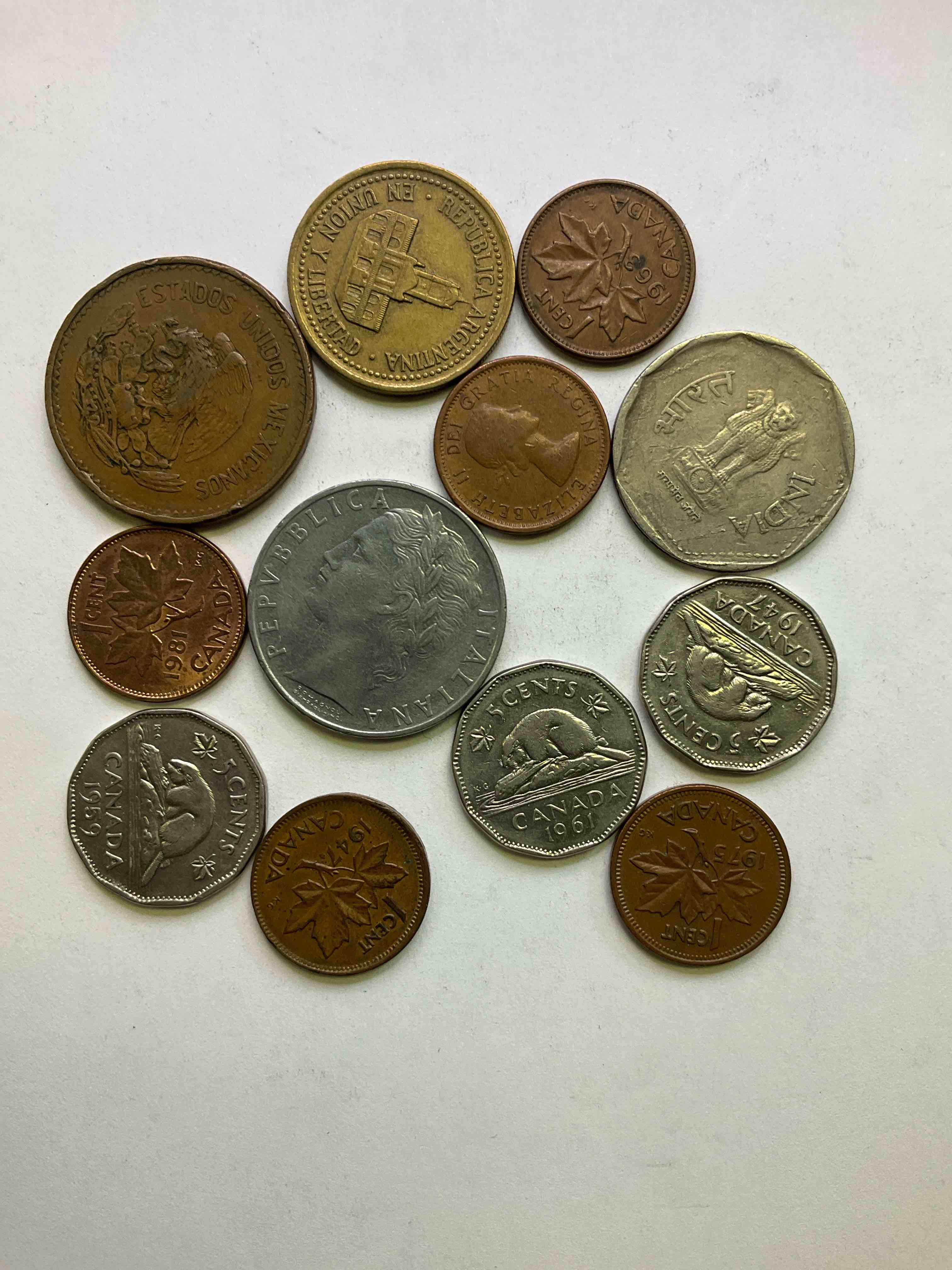 World Coins, Antique & Vintage! Each Lot Is Unique! Many Different Years, Countries, Sizes & Exotic Places. This Cool Collection Of Antique Coins From Around The World Is Loads Of Fun! Have Fun Identifying Each Coin & Country As A Great Educational Tool! A Great Investment Too!