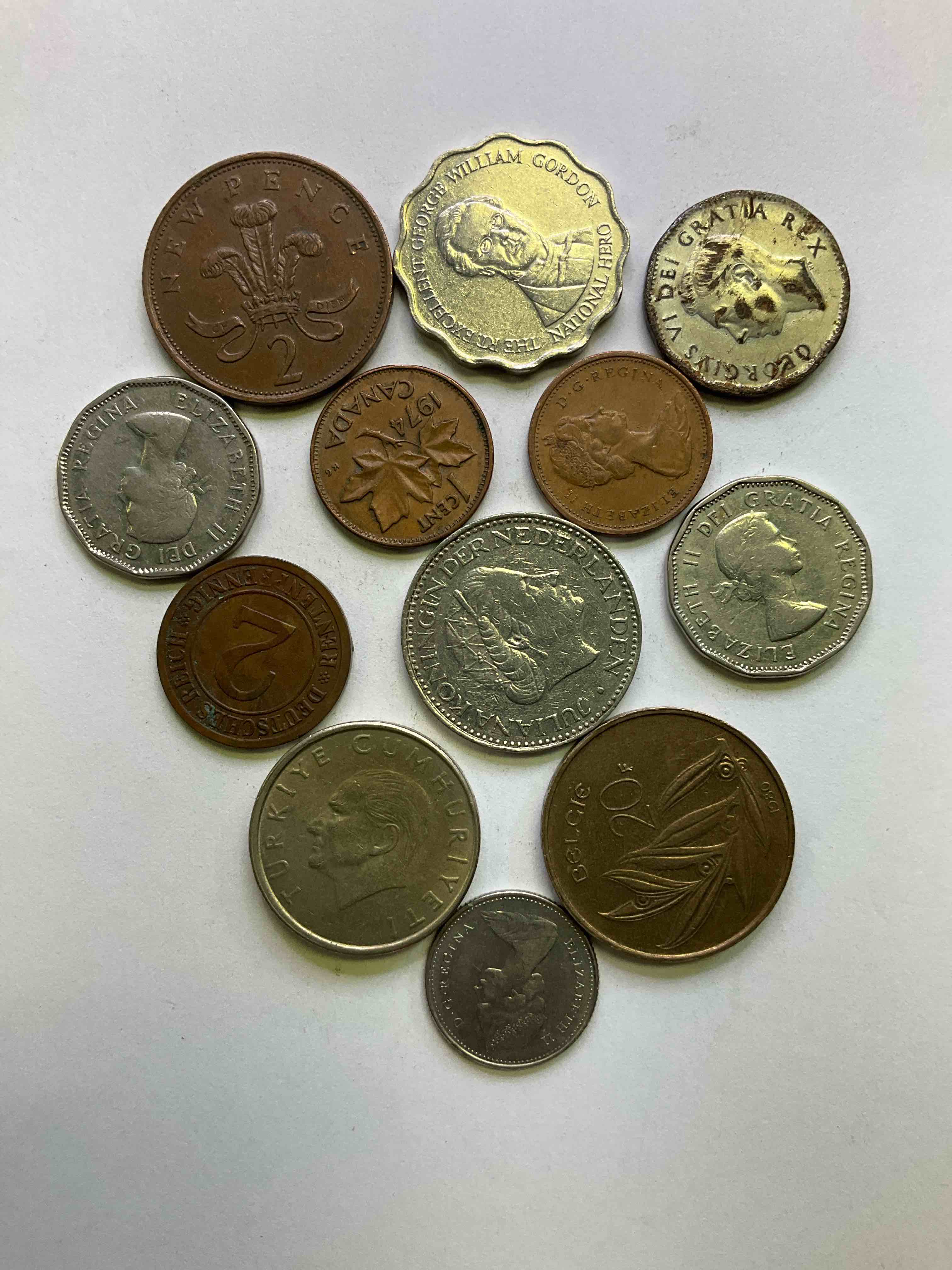 World Coins, Antique & Vintage! Each Lot Is Unique! Many Different Years, Countries, Sizes & Exotic Places. This Cool Collection Of Antique Coins From Around The World Is Loads Of Fun! Have Fun Identifying Each Coin & Country As A Great Educational Tool! A Great Investment Too!