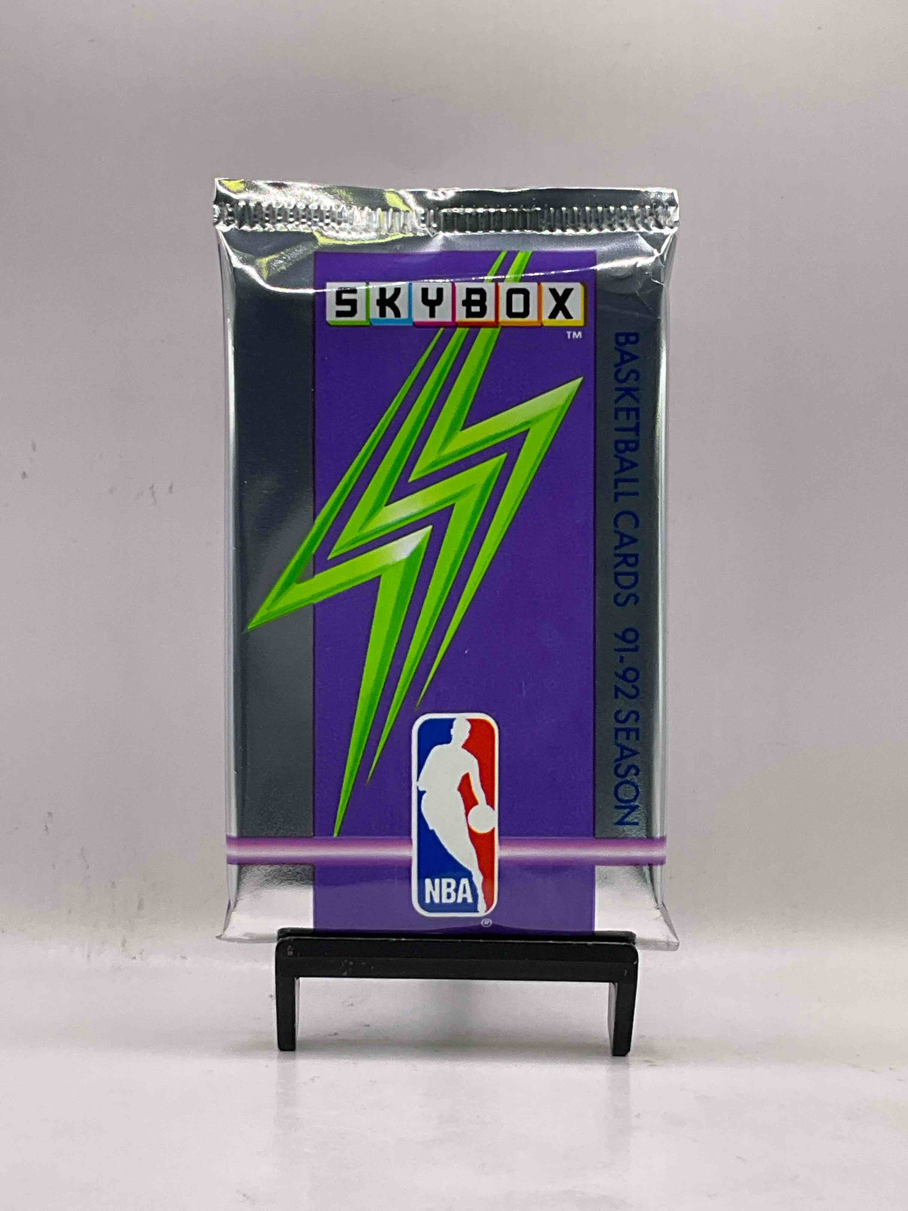 Basketball Wow! Rare 1991/92 NBA Skybox Sealed Sports Collectible Card Pack, Direct From Original Sealed Retail Case! So Many Awesome Cards To Search For Like Team USA Card (PSA 10 Value $500), #544 Team USA 1 Card (PSA 10 Value $300), Michael Jordan #39 (PSA 10 Value $150) & Too Many Other Great Cards To List! Hard To Find, Excellent Like-New Condition!