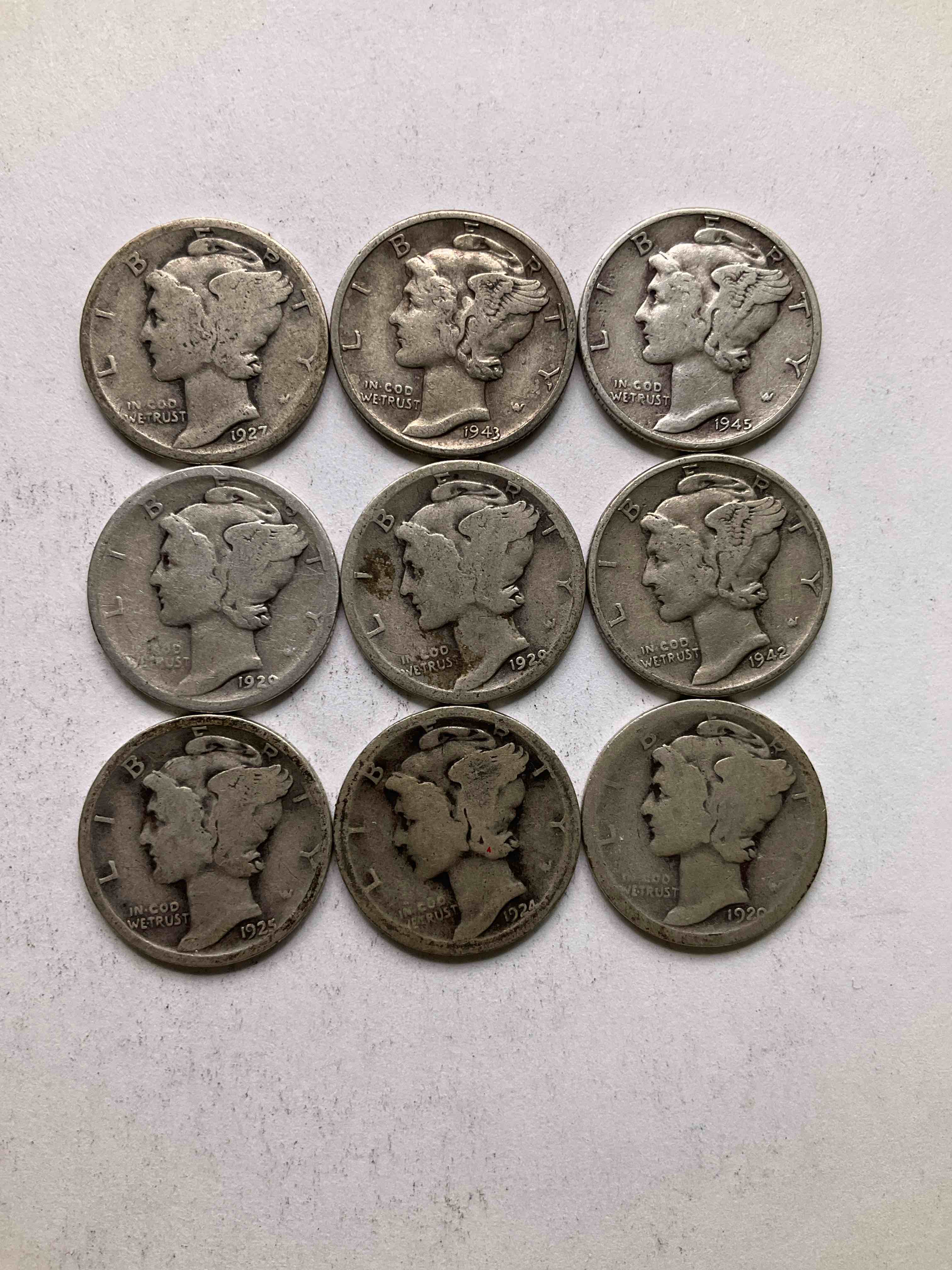 Antique U.S. Pure Fine Silver Mercury Dimes! Silver Mercury Dimes Were Minted From 1916-1945 & Have Become Serious Collector Items! Check Out These Awesome Examples, All In Nice, Circulated Condition With Visible Dates & Varying Years! Rare To Have Visible Dates! Makes For A Great Investment In Precious Metals, Mercury Dimes Are 90% Pure Fine Silver! They Don't Make Em' Like This Anymore!