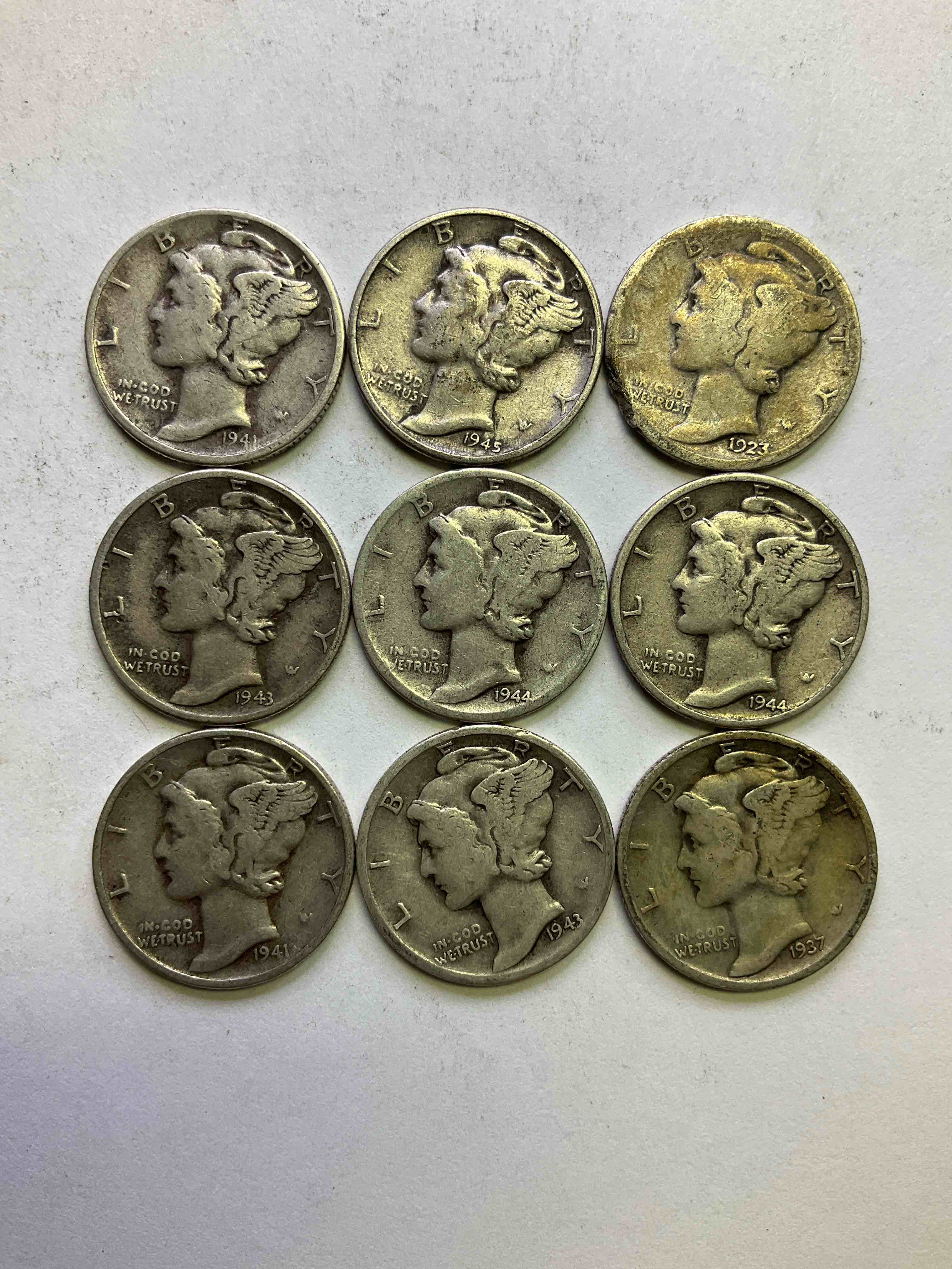 Antique U.S. Pure Fine Silver Mercury Dimes! Silver Mercury Dimes Were Minted From 1916-1945 & Have Become Serious Collector Items! Check Out These Awesome Examples, All In Nice, Circulated Condition With Visible Dates & Varying Years! Rare To Have Visible Dates! Makes For A Great Investment In Precious Metals, Mercury Dimes Are 90% Pure Fine Silver! They Don't Make Em' Like This Anymore!