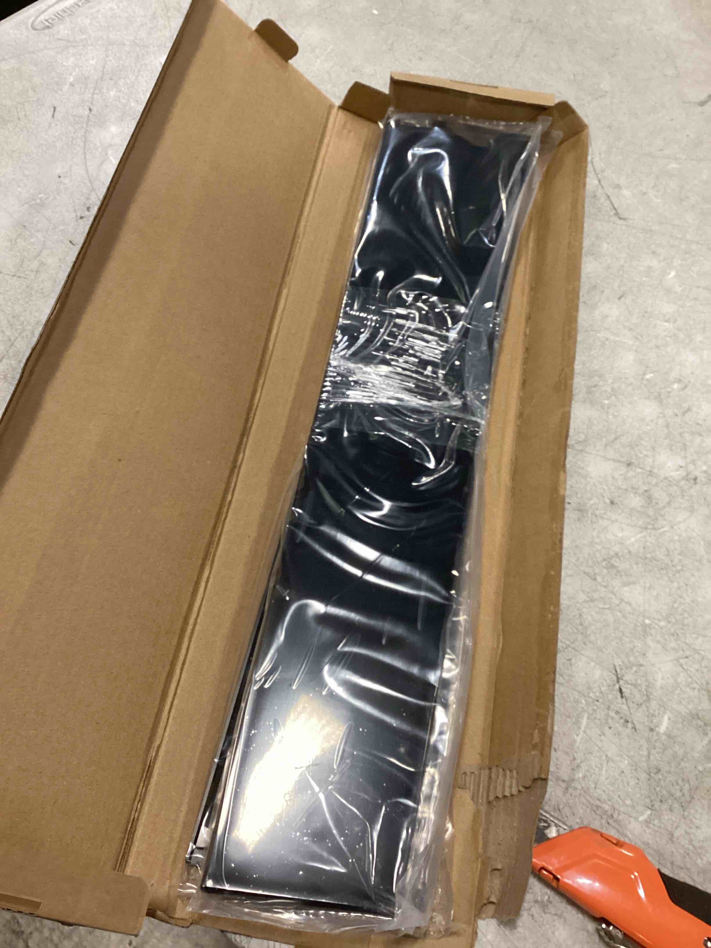 https://s3.amazonaws.com/lotting-images-prod/bidfta/GRA2278094_1739998492483.jpeg