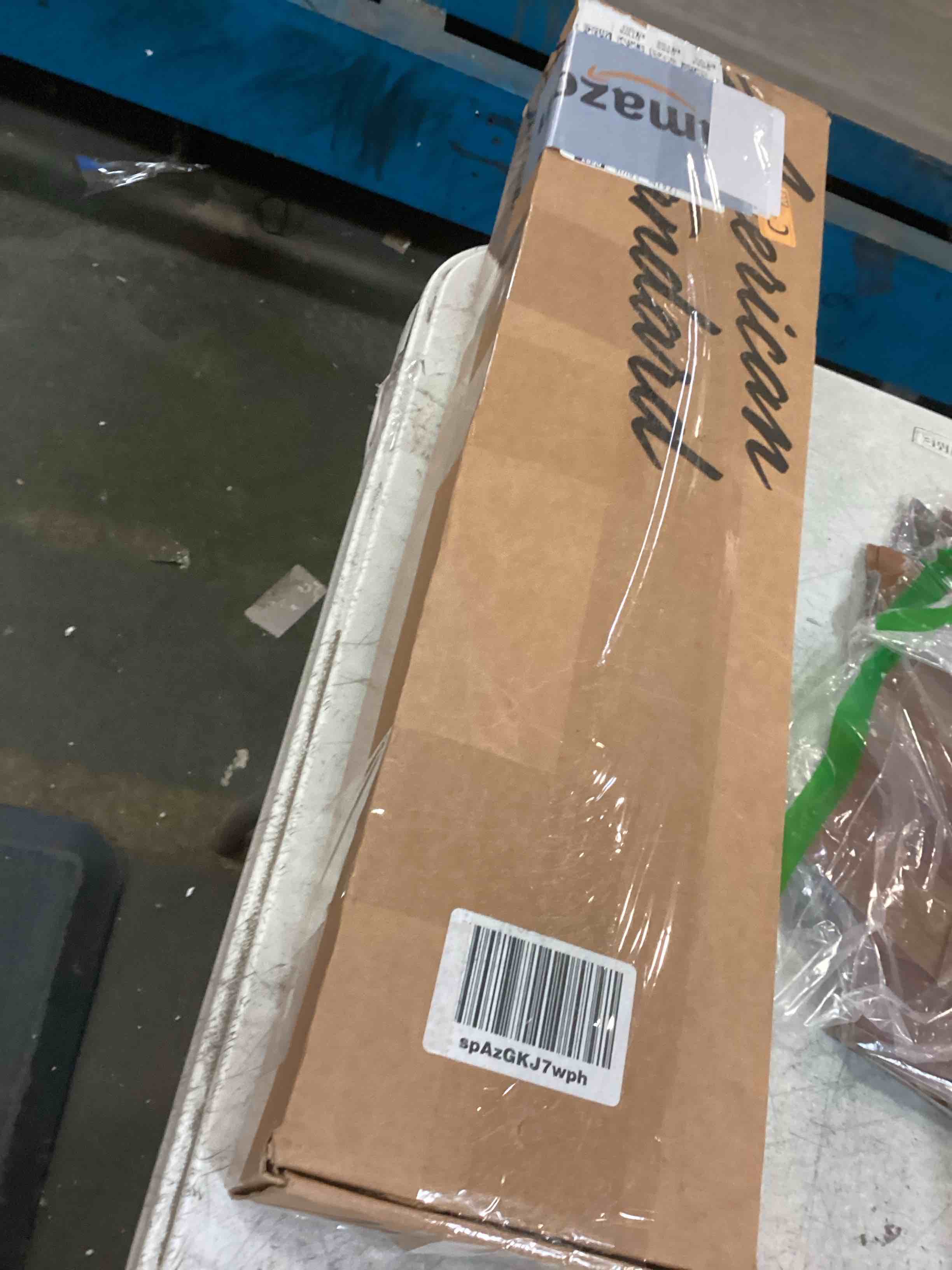 https://s3.amazonaws.com/lotting-images-prod/bidfta/GRA2278562_1740165979231.jpeg