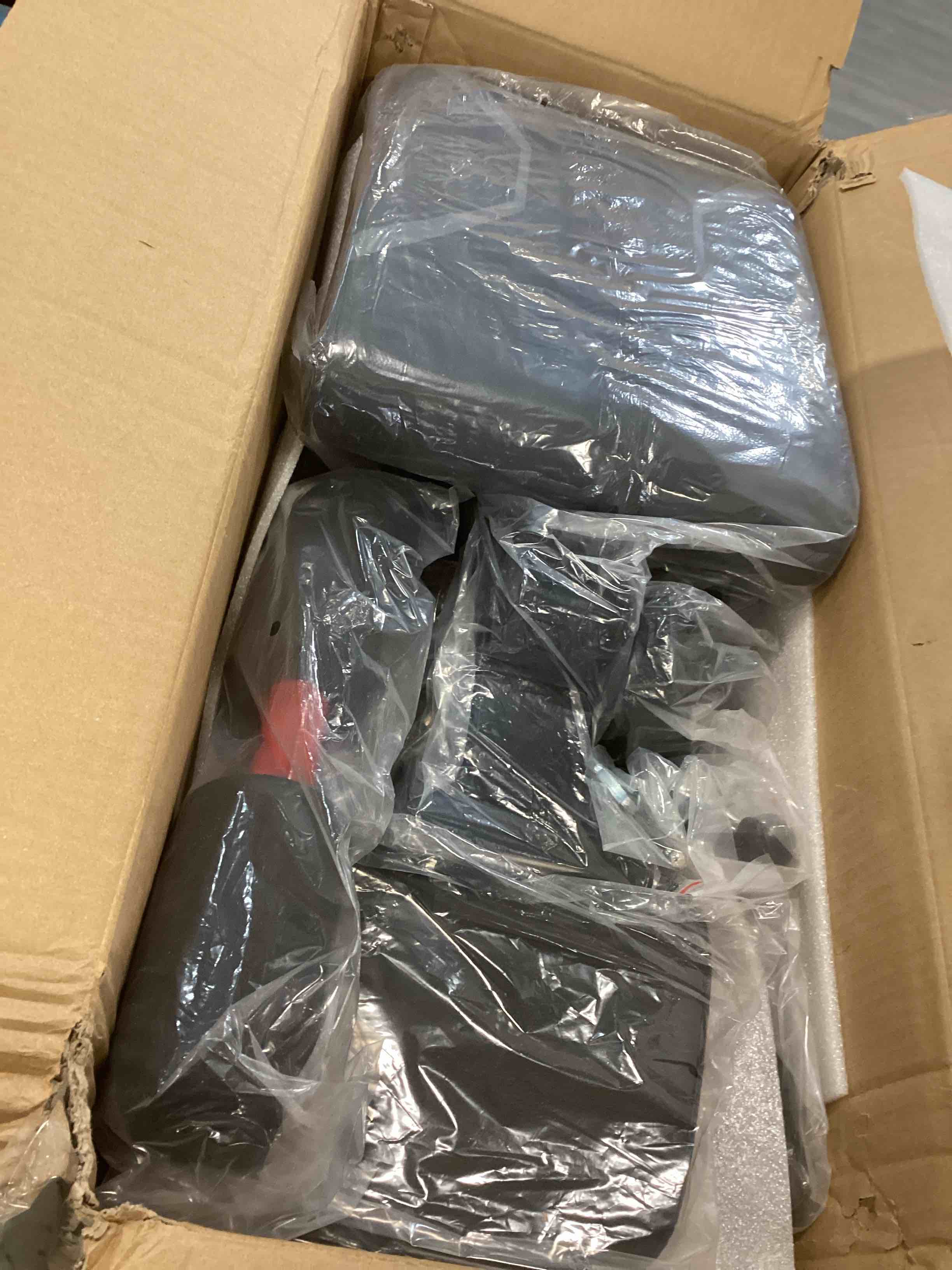 https://s3.amazonaws.com/lotting-images-prod/bidfta/GRA2279746_1740677415733.jpeg