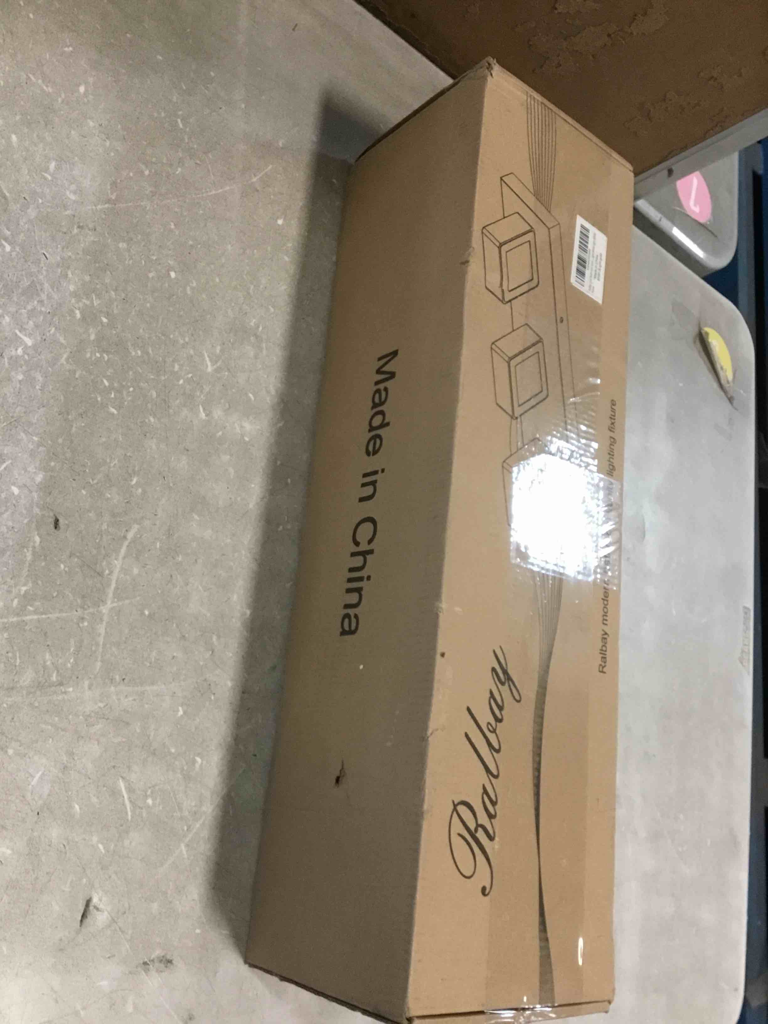 https://s3.amazonaws.com/lotting-images-prod/bidfta/GRA2279814_1740749656731.jpeg