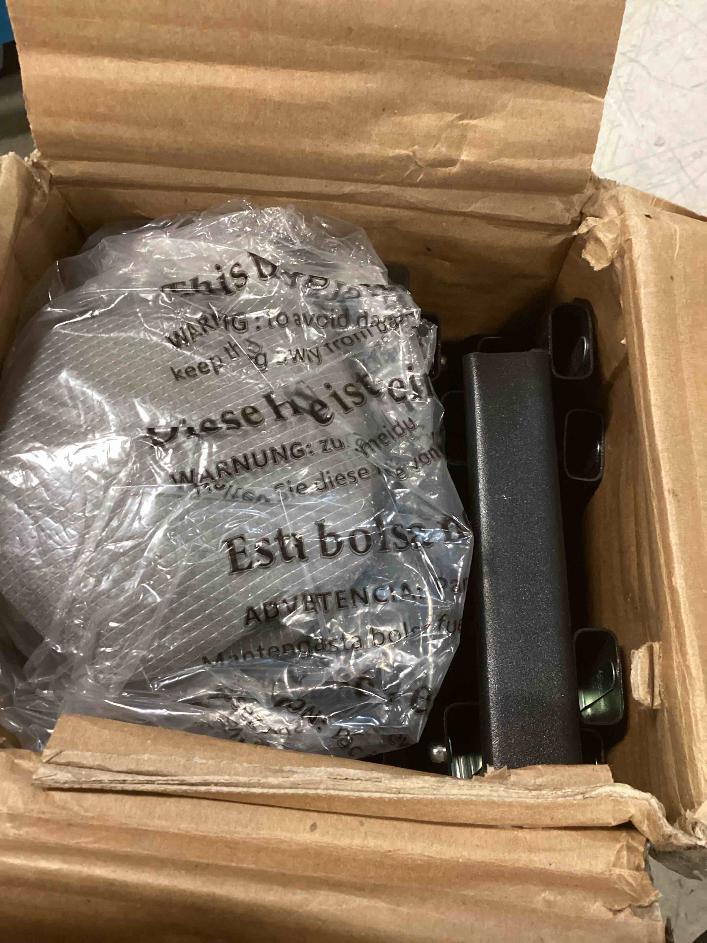 https://s3.amazonaws.com/lotting-images-prod/bidfta/GRA2280538_1741203773209.jpeg