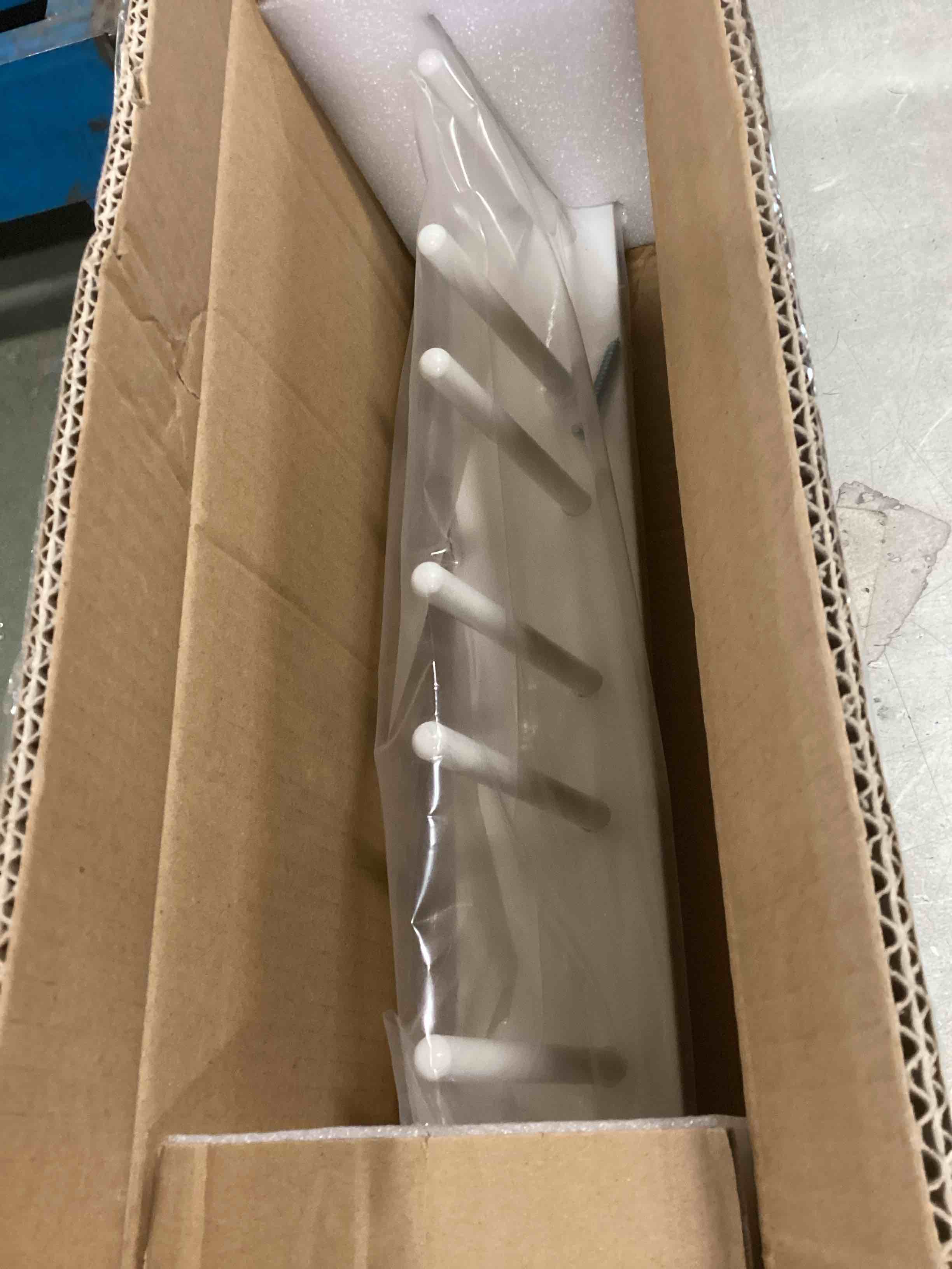 https://s3.amazonaws.com/lotting-images-prod/bidfta/GRA2280955_1741365199172.jpeg