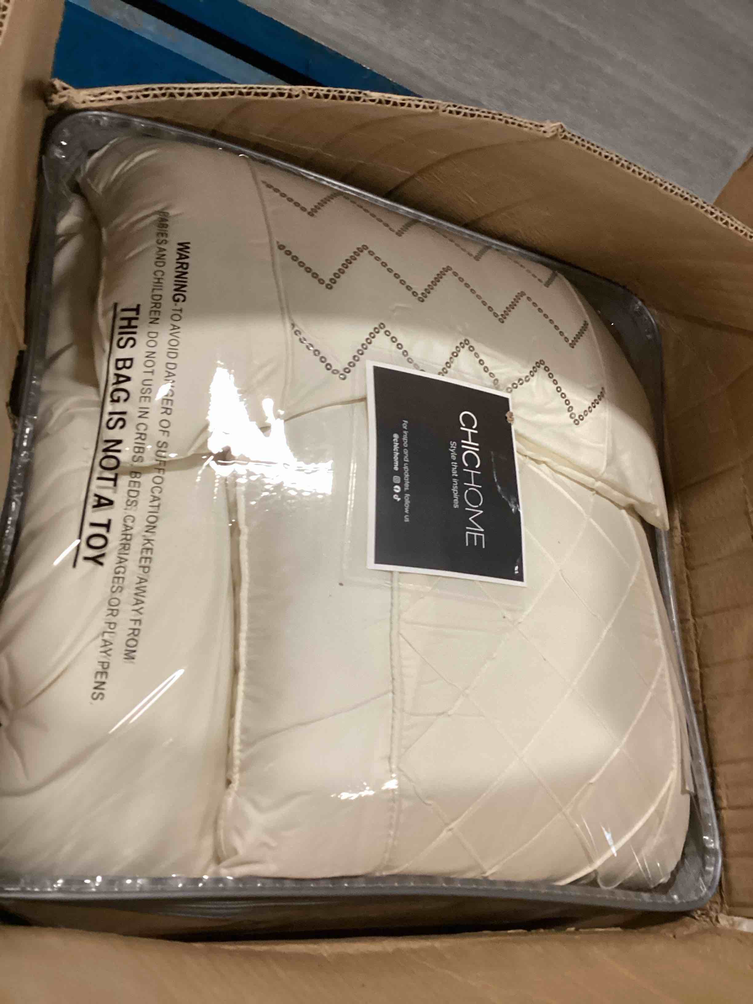 https://s3.amazonaws.com/lotting-images-prod/bidfta/GRA2281021_1739972111850.jpeg