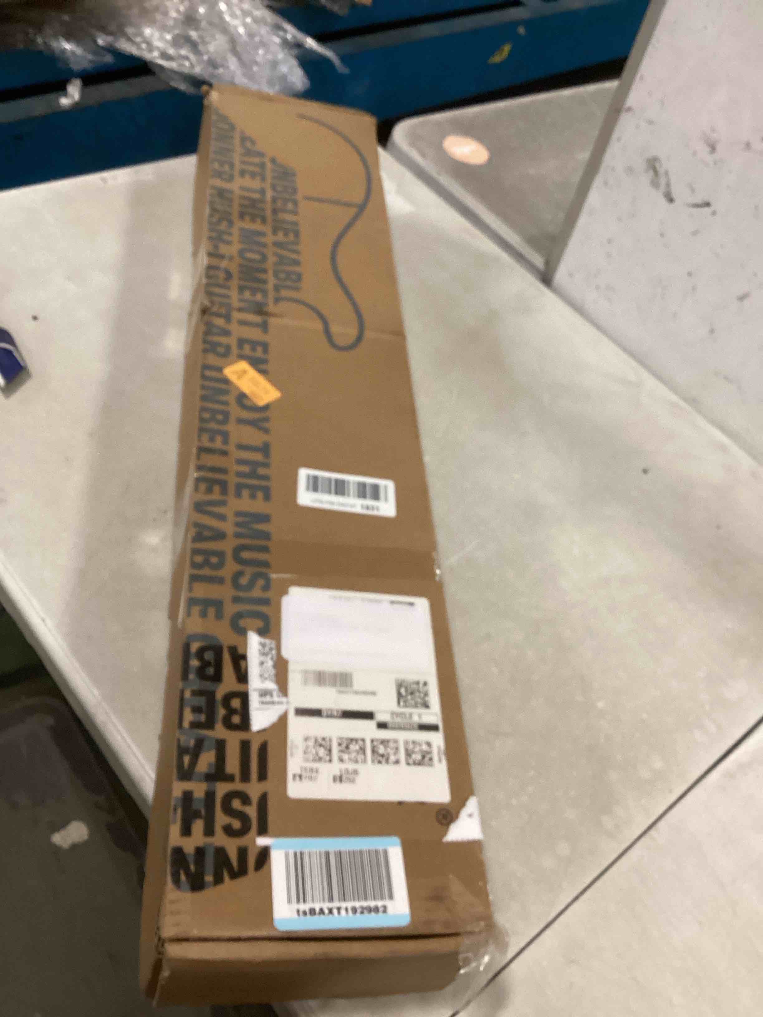 https://s3.amazonaws.com/lotting-images-prod/bidfta/GRA2281062_1739975687958.jpeg