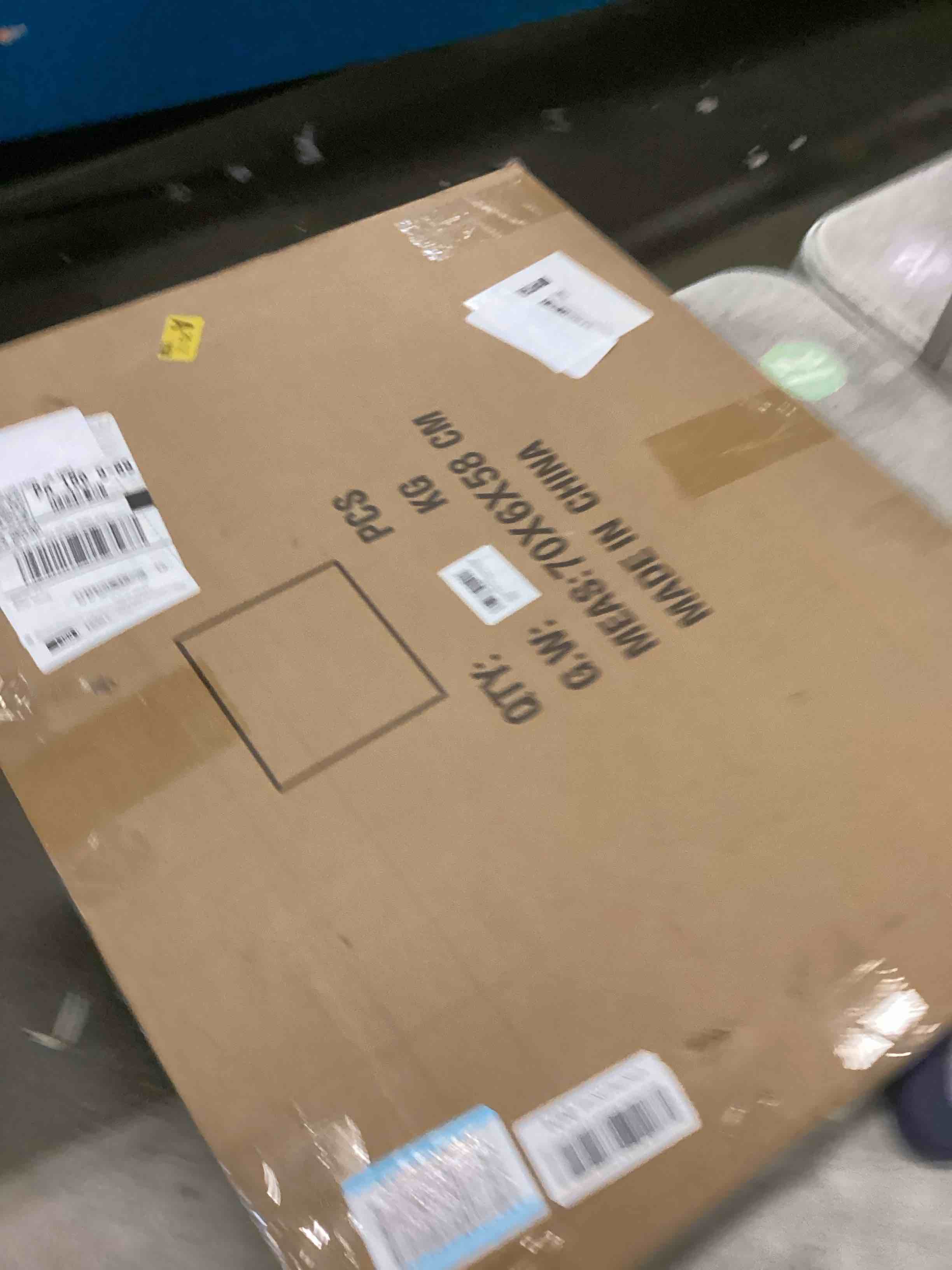 https://s3.amazonaws.com/lotting-images-prod/bidfta/GRA2281508_1740414204105.jpeg