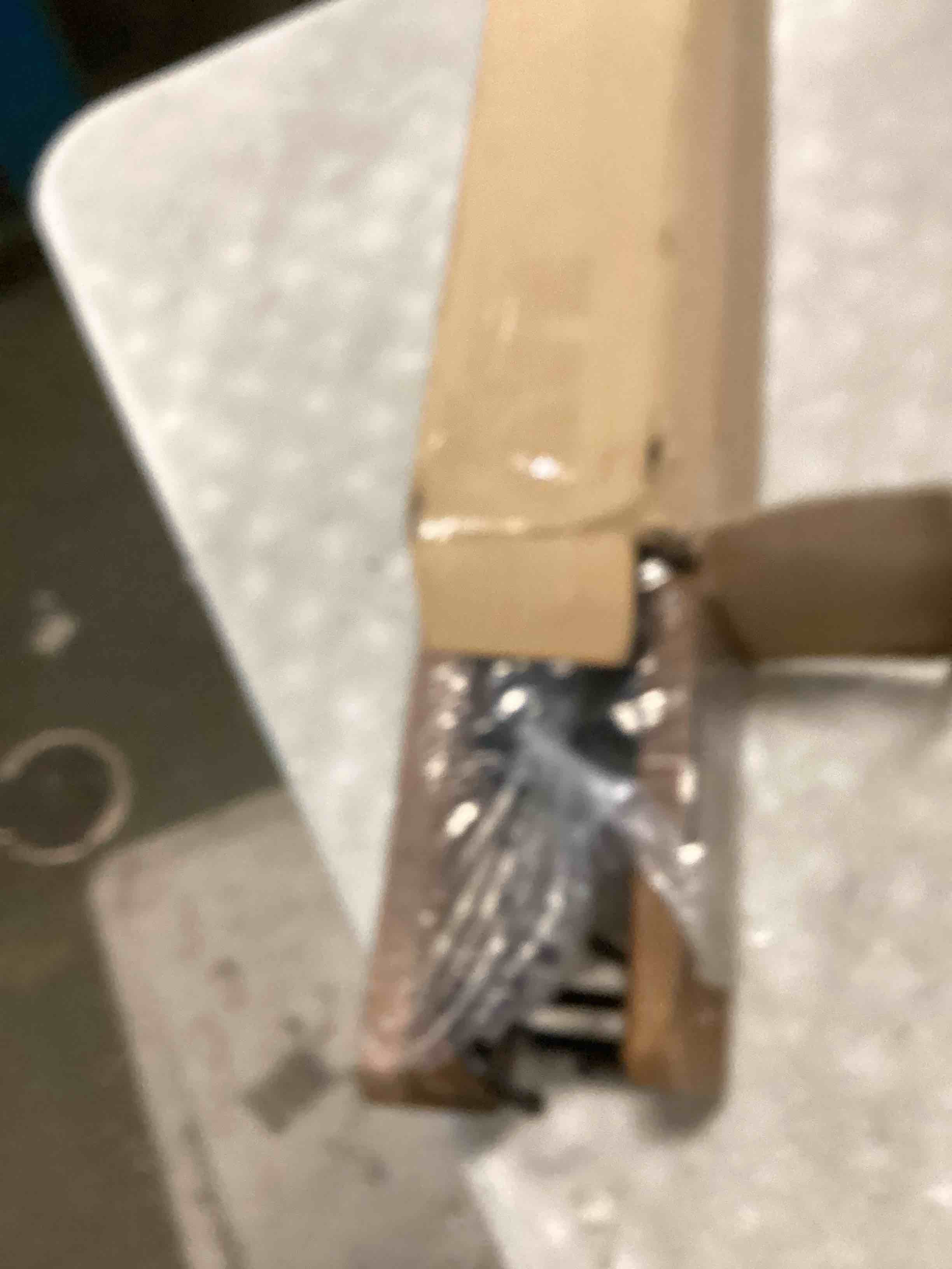 https://s3.amazonaws.com/lotting-images-prod/bidfta/GRA2281532_1740417003690.jpeg