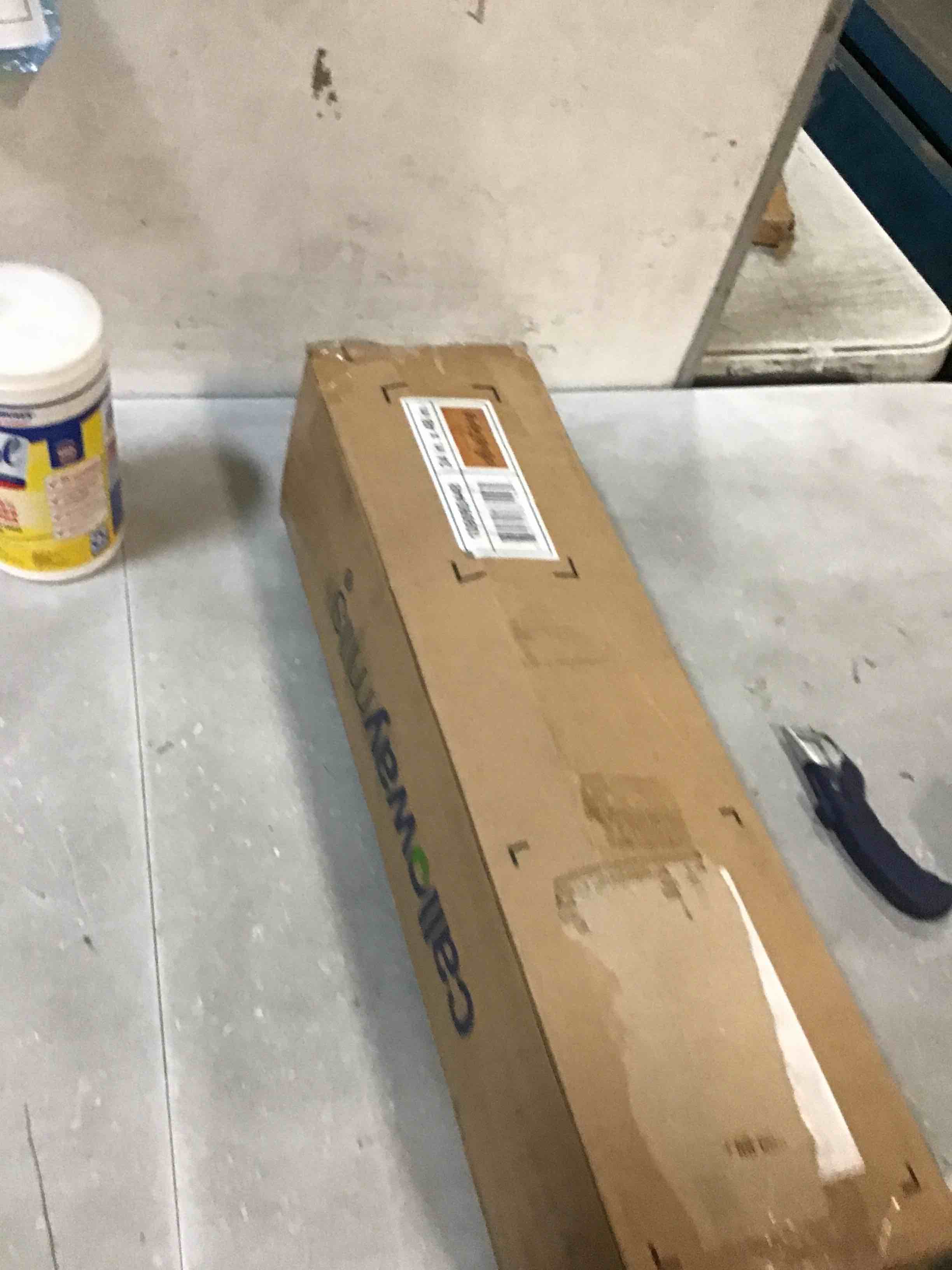 https://s3.amazonaws.com/lotting-images-prod/bidfta/GRA2281642_1740489045458.jpeg