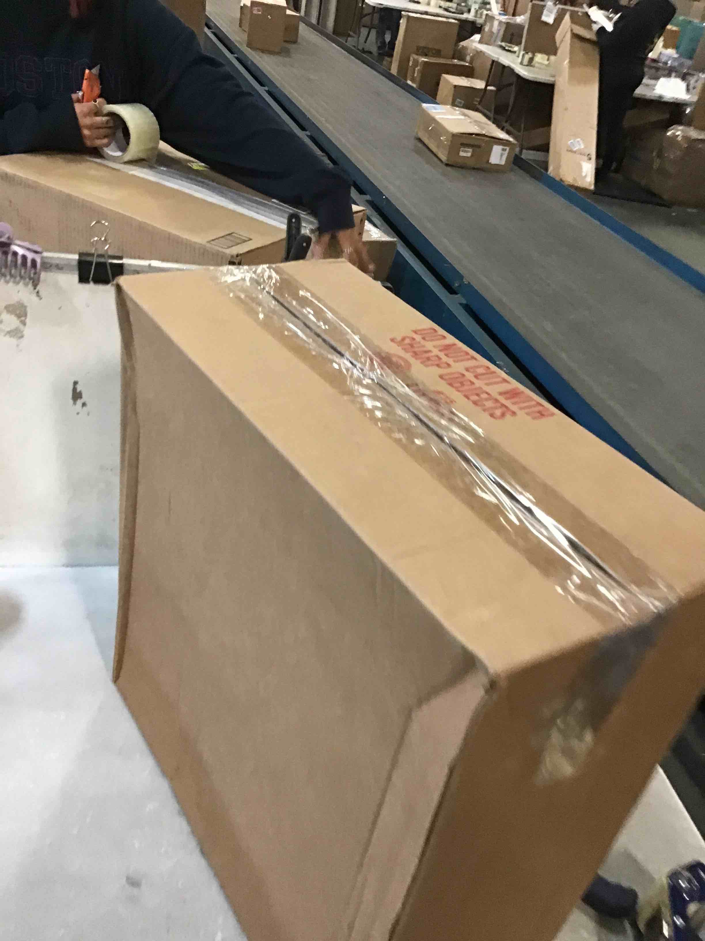 https://s3.amazonaws.com/lotting-images-prod/bidfta/GRA2281658_1740490624377.jpeg