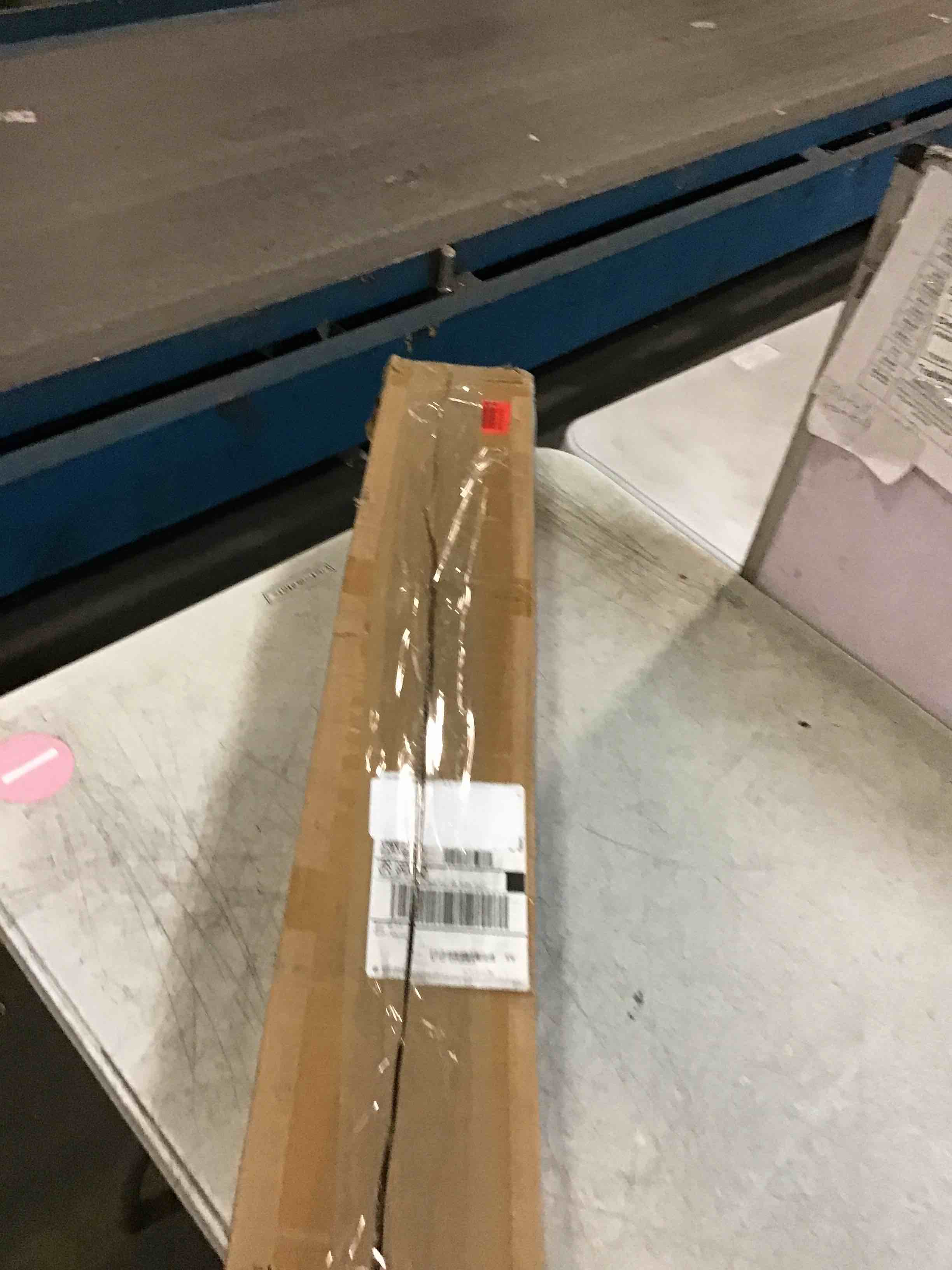https://s3.amazonaws.com/lotting-images-prod/bidfta/GRA2281864_1740575961834.jpeg