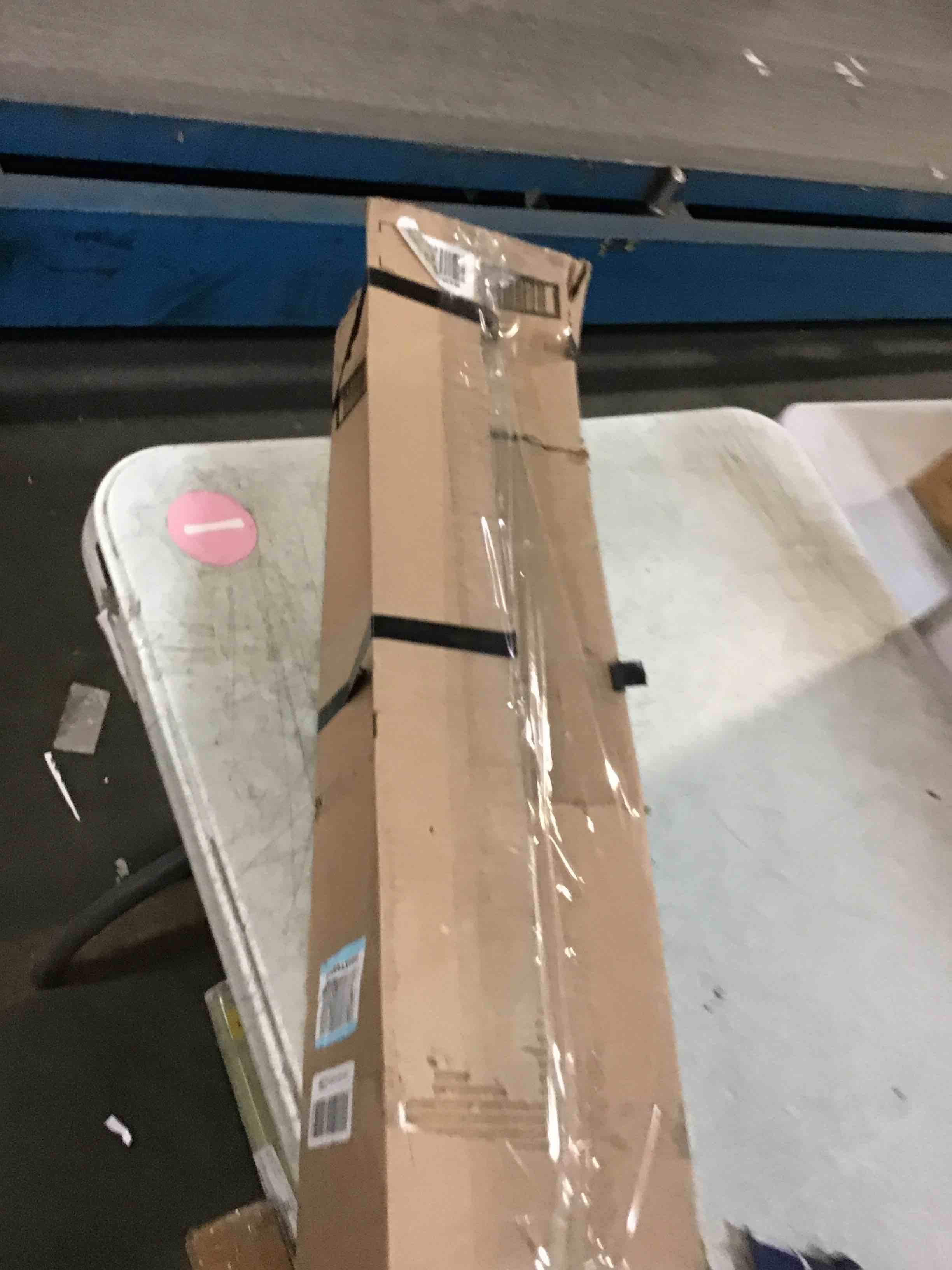 https://s3.amazonaws.com/lotting-images-prod/bidfta/GRA2281872_1740576721089.jpeg
