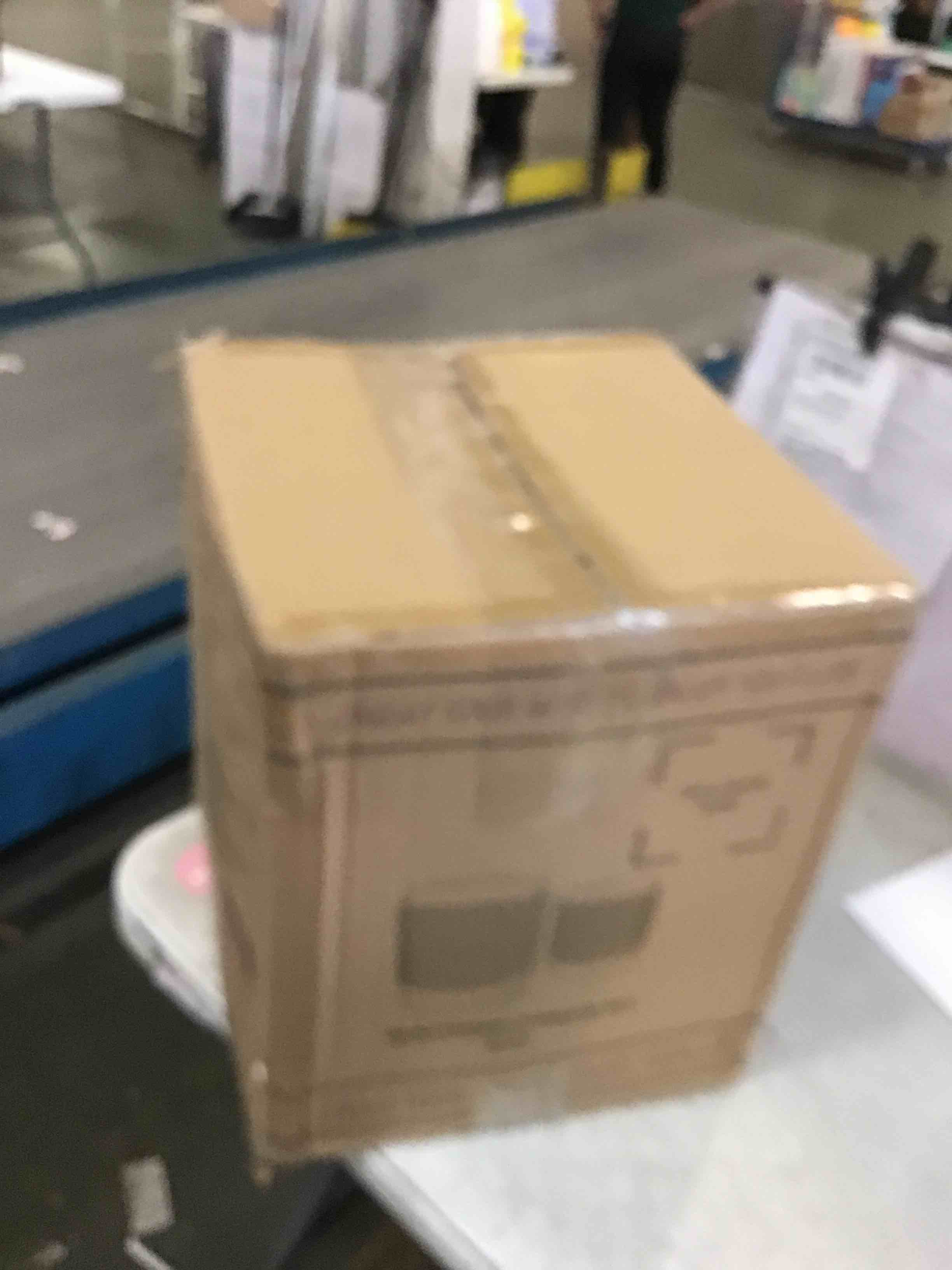 https://s3.amazonaws.com/lotting-images-prod/bidfta/GRA2282012_1740591453751.jpeg