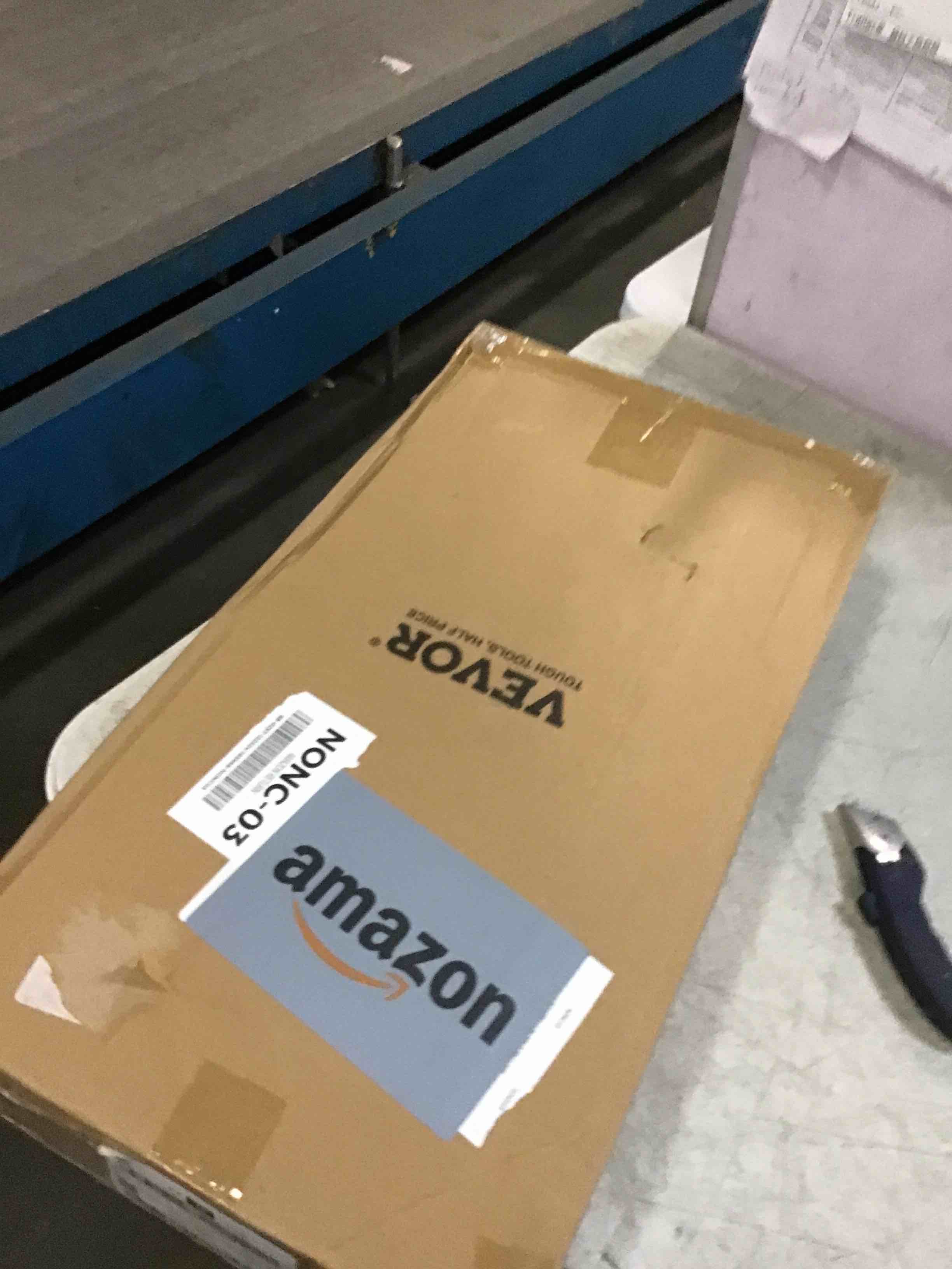 https://s3.amazonaws.com/lotting-images-prod/bidfta/GRA2282027_1740595130540.jpeg