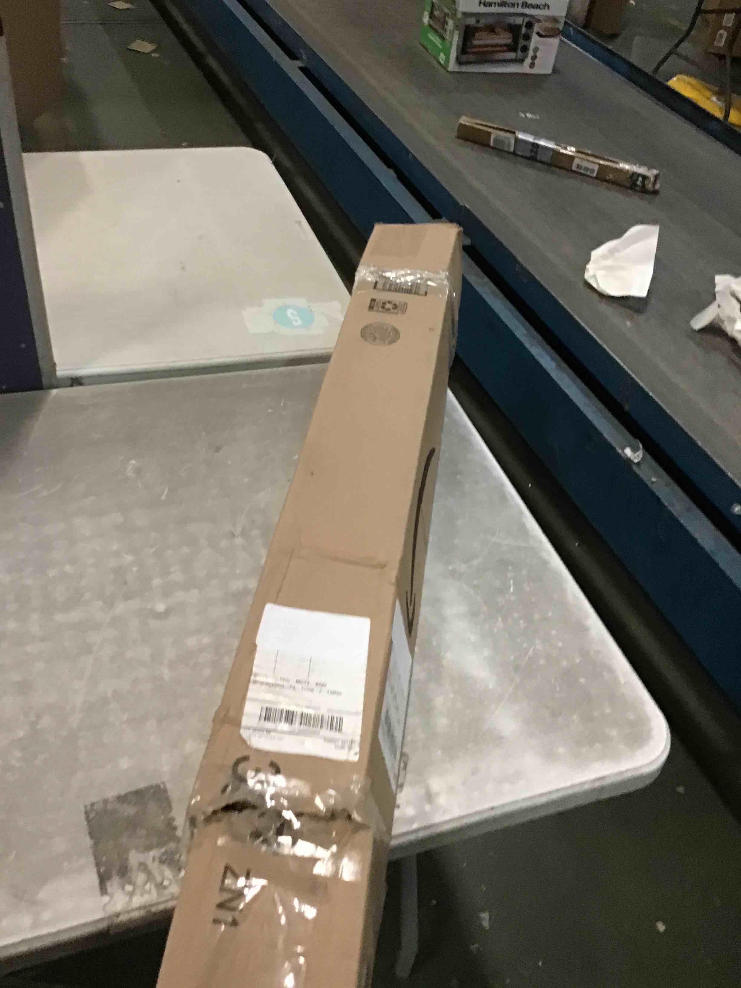 https://s3.amazonaws.com/lotting-images-prod/bidfta/GRA2282691_1741034500907.jpeg