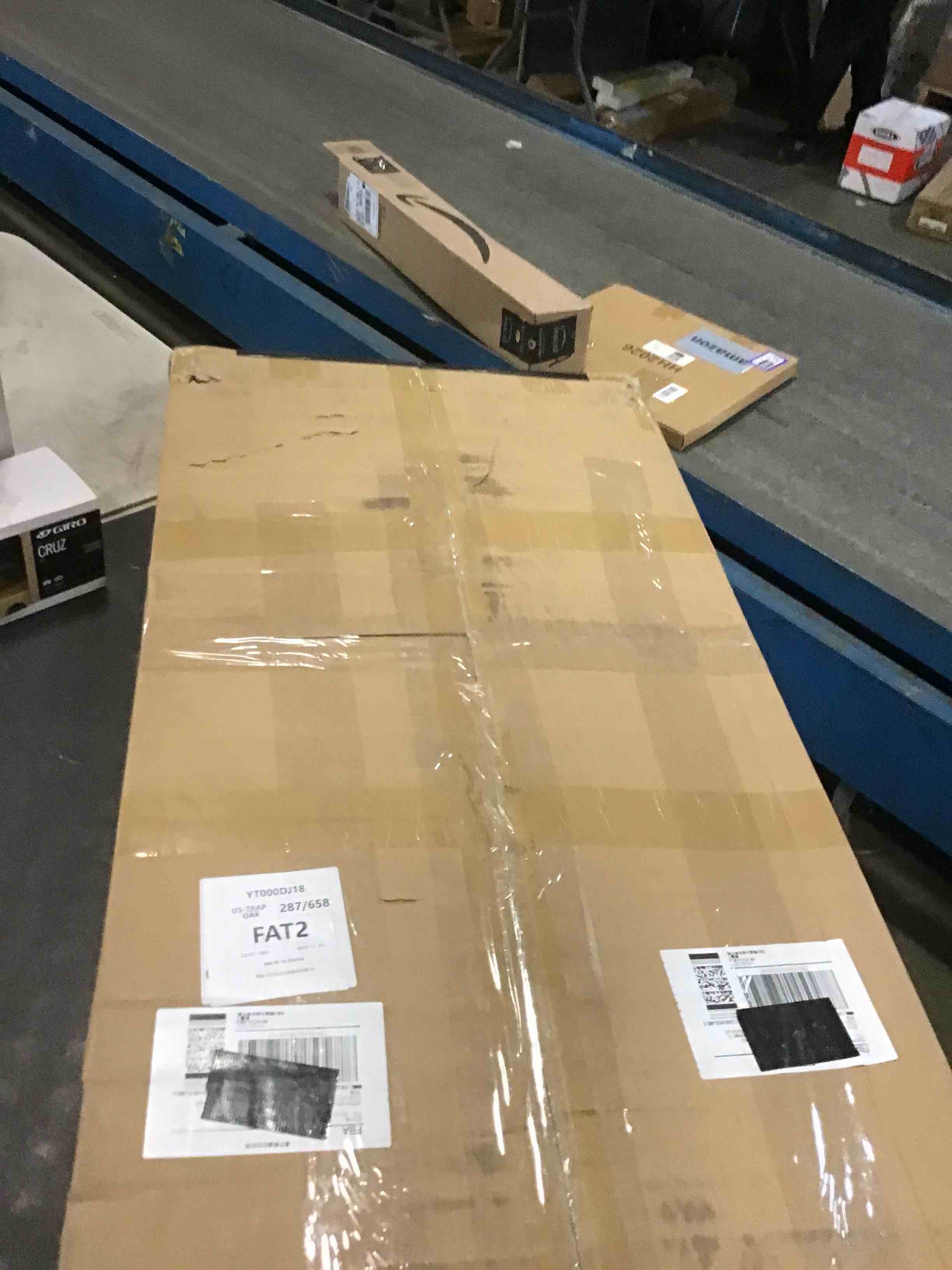 https://s3.amazonaws.com/lotting-images-prod/bidfta/GRA2282975_1741354096707.jpeg