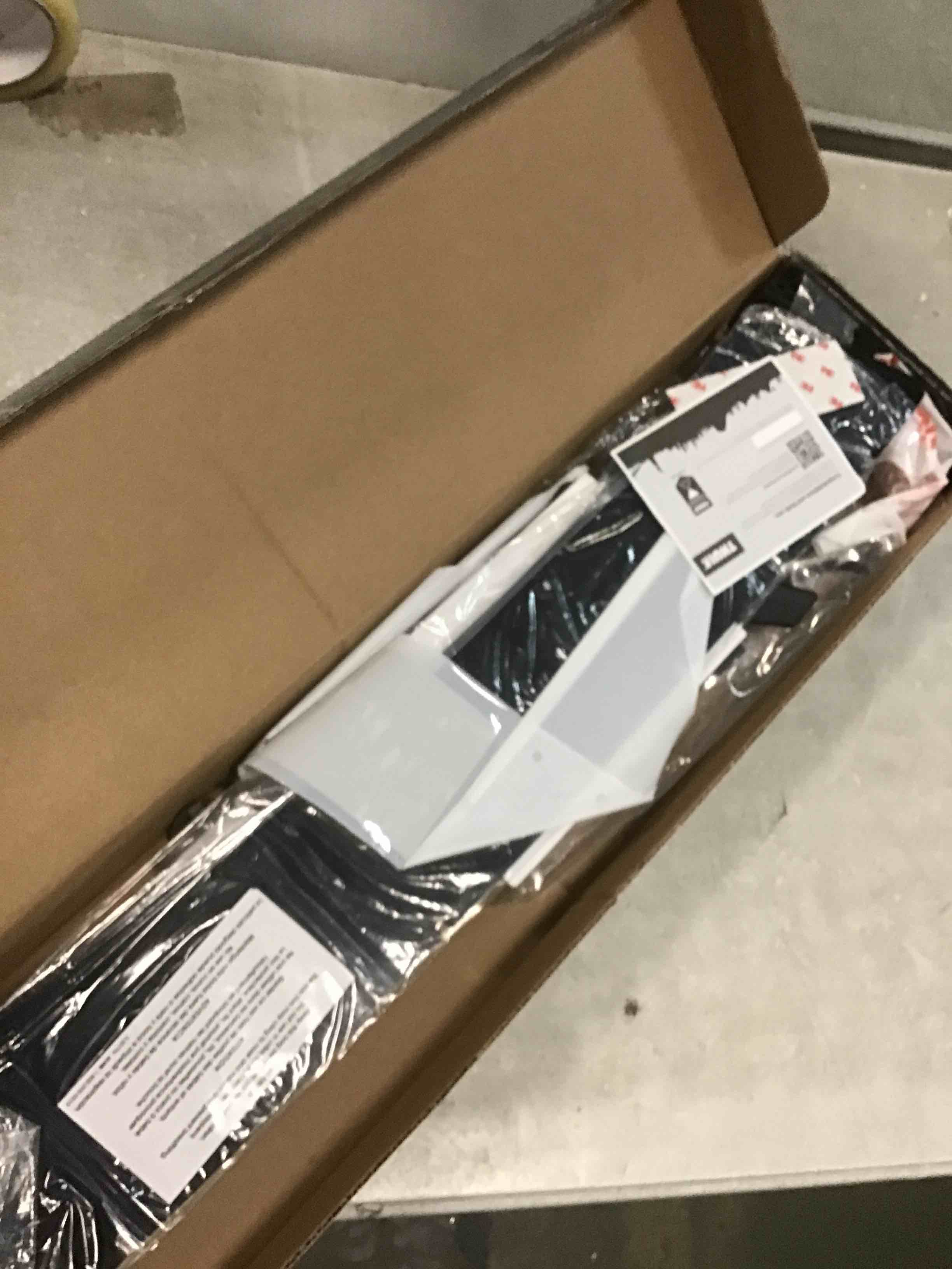 https://s3.amazonaws.com/lotting-images-prod/bidfta/GRA2283718_1742213698957.jpeg