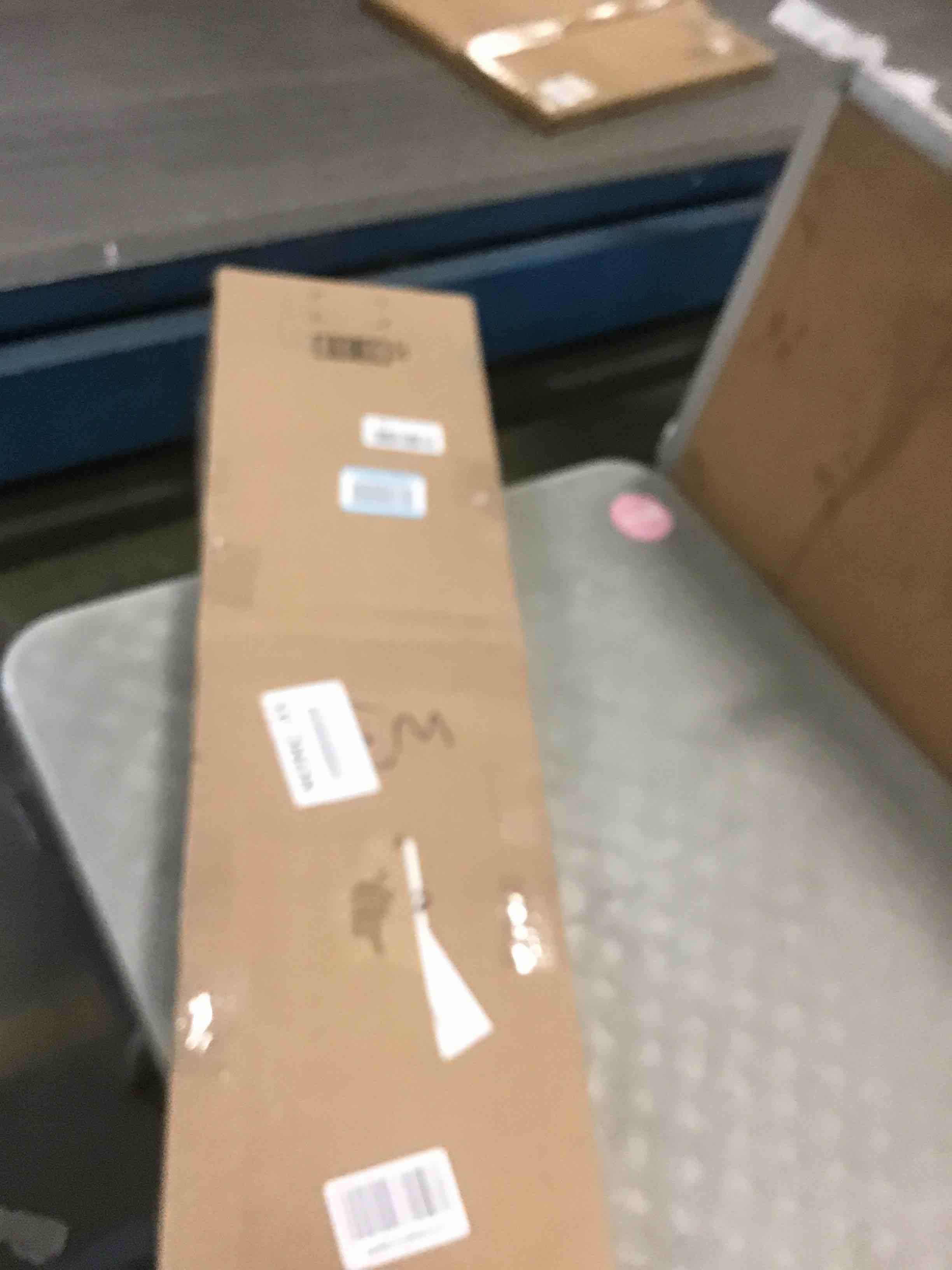 https://s3.amazonaws.com/lotting-images-prod/bidfta/GRA2283938_1742300210116.jpeg