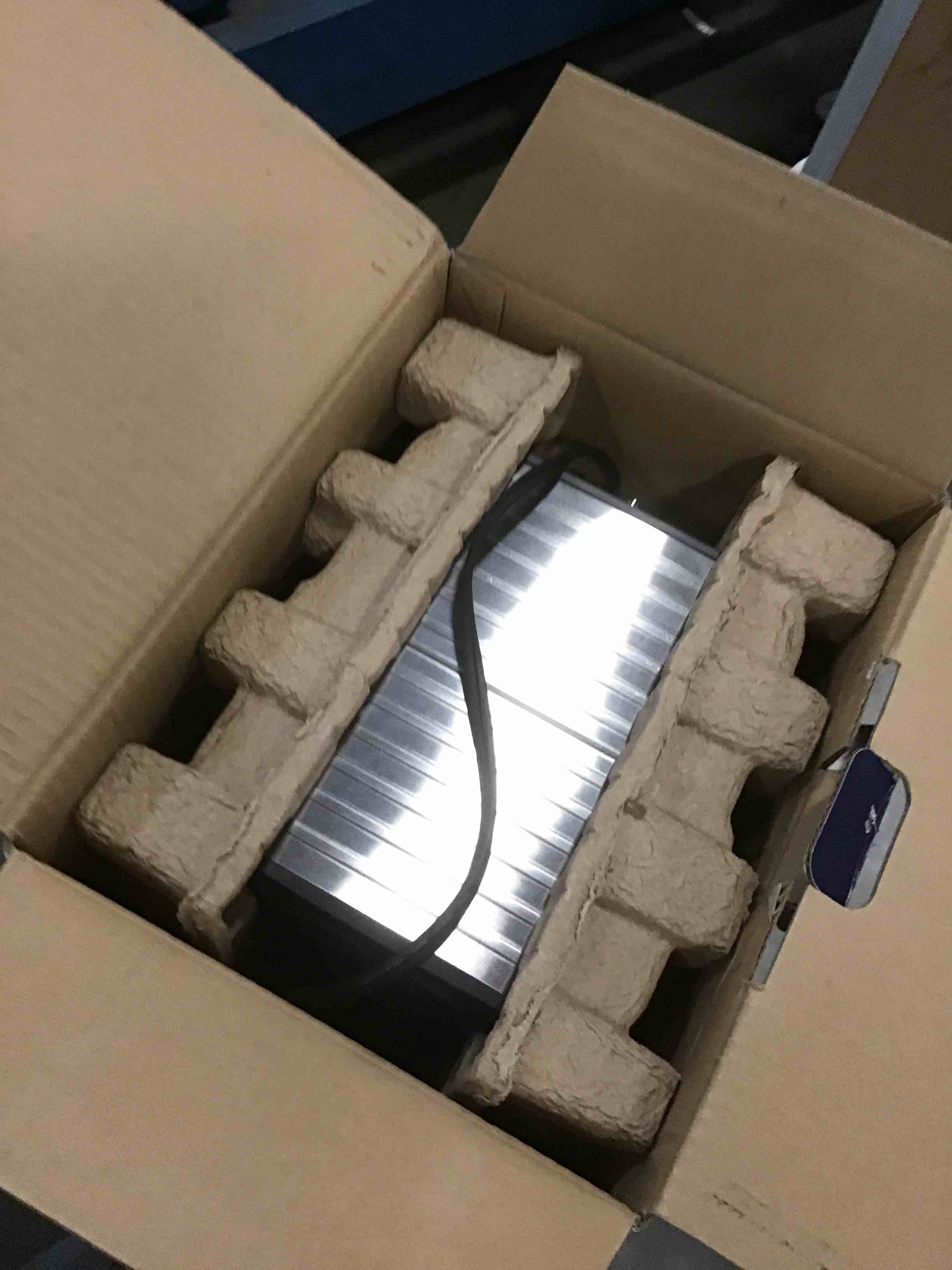 https://s3.amazonaws.com/lotting-images-prod/bidfta/GRA2283952_1742301488643.jpeg