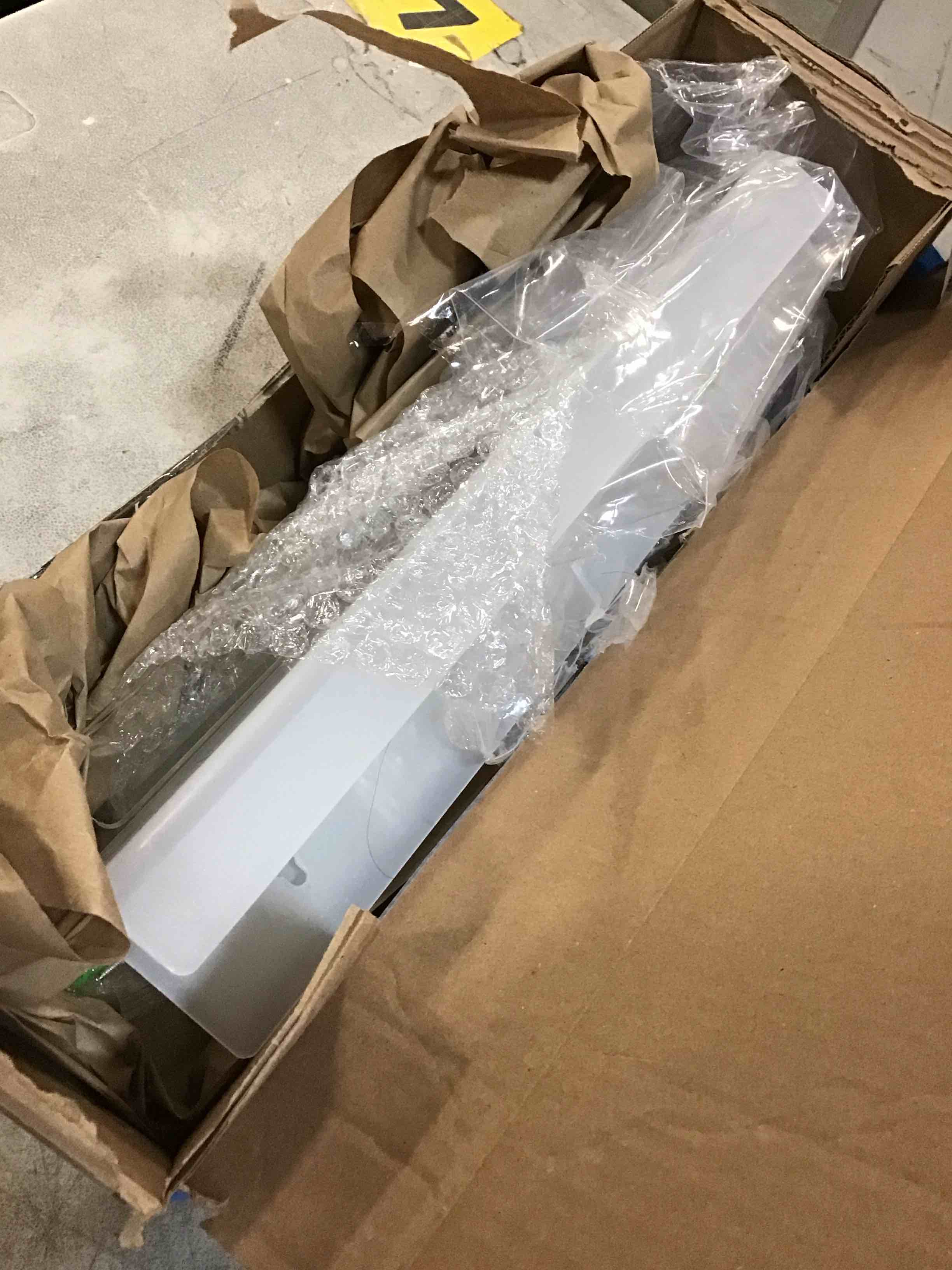 https://s3.amazonaws.com/lotting-images-prod/bidfta/GRA2289795_1740143741498.jpeg