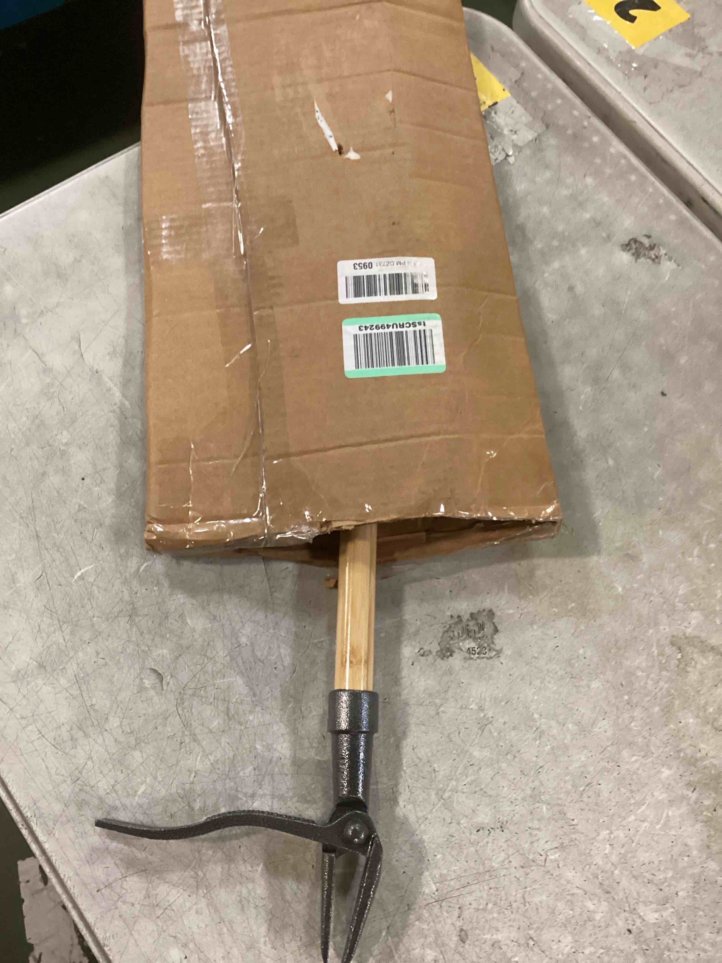 https://s3.amazonaws.com/lotting-images-prod/bidfta/GRA2292802_1750084433525.jpeg