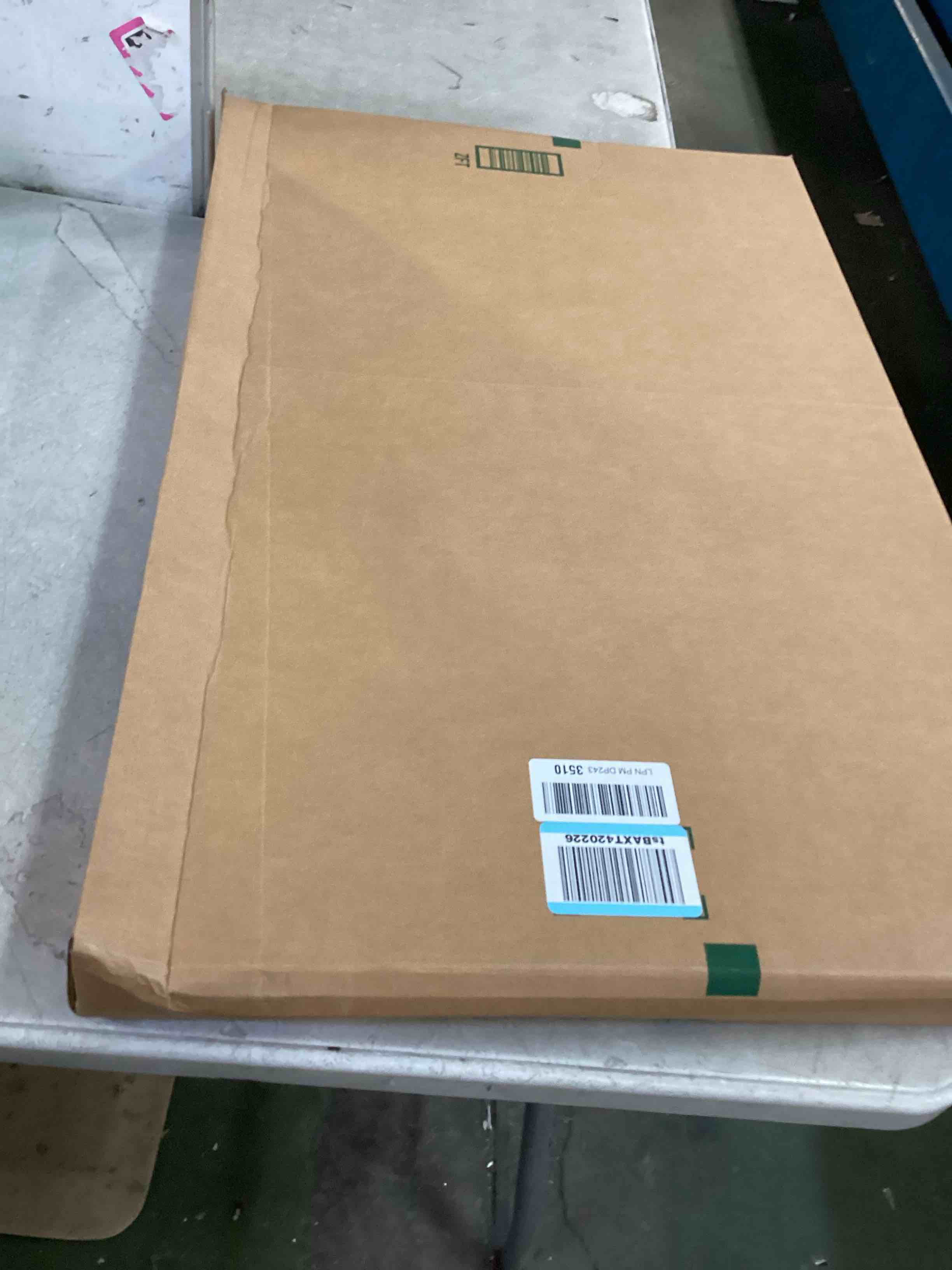 https://s3.amazonaws.com/lotting-images-prod/bidfta/GRA2293620_1739825441991.jpeg