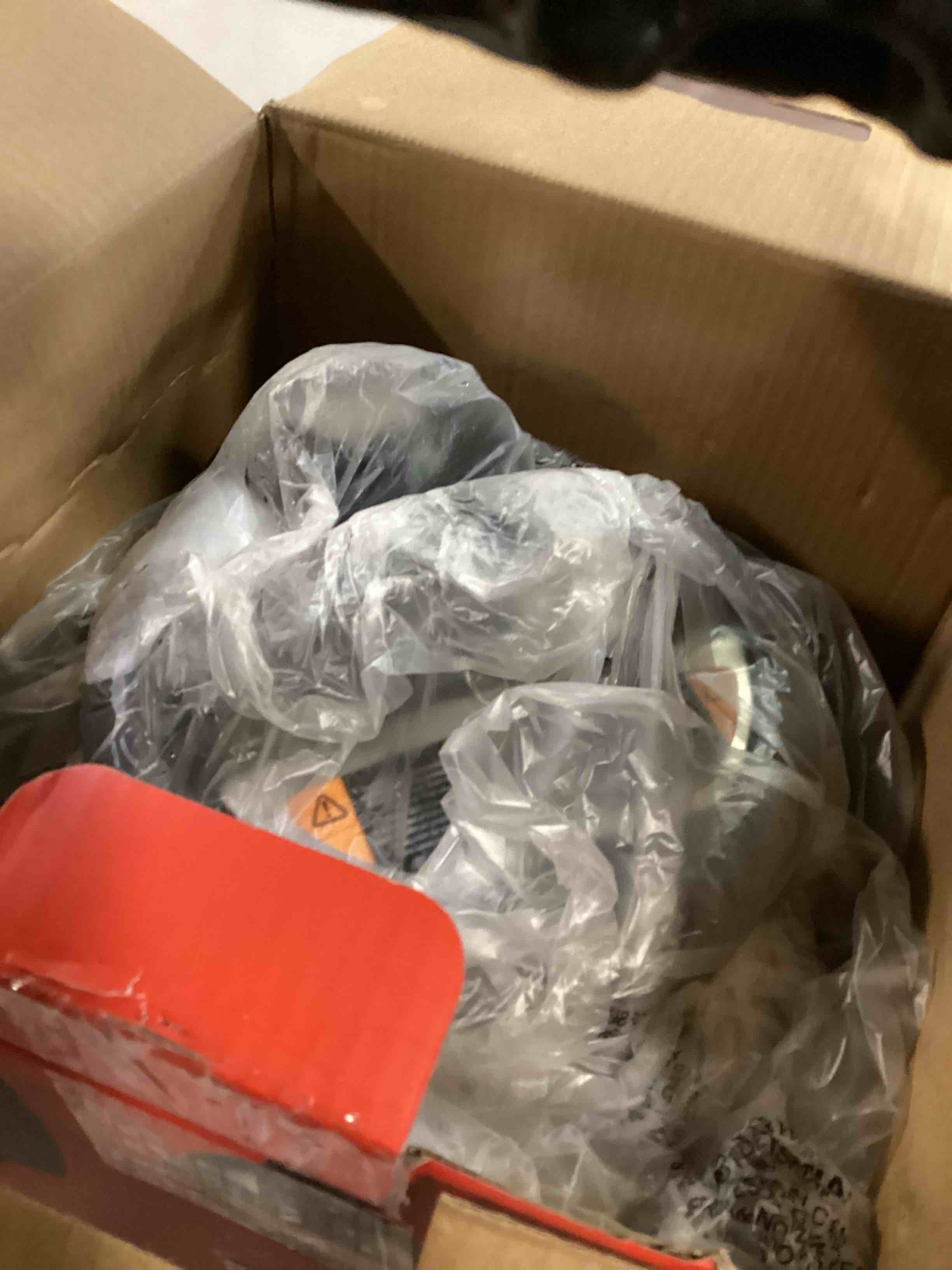 https://s3.amazonaws.com/lotting-images-prod/bidfta/GRA2293912_1739975266147.jpeg
