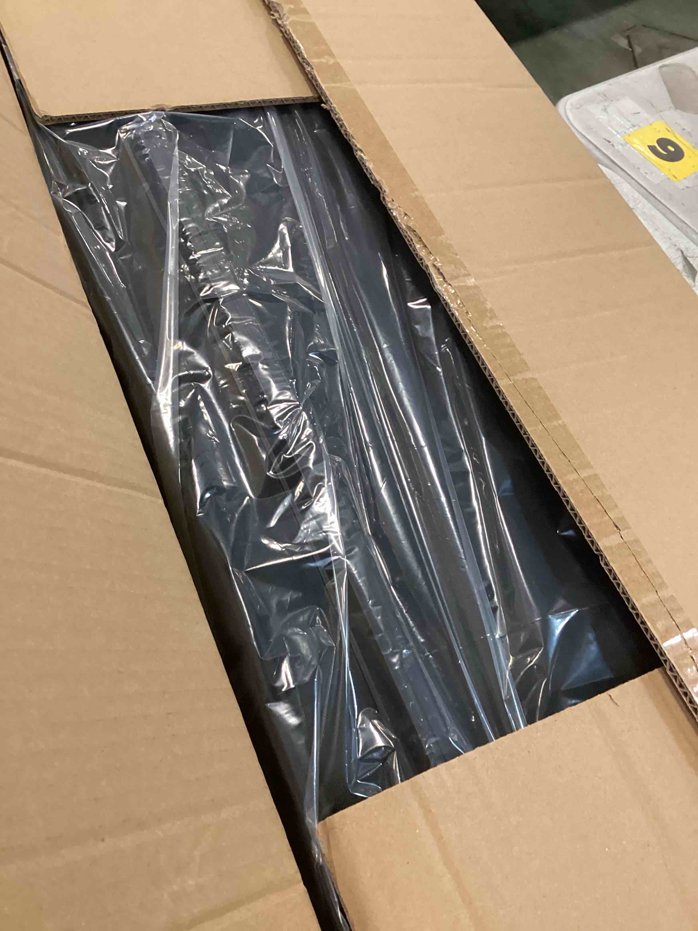 https://s3.amazonaws.com/lotting-images-prod/bidfta/GRA2294294_1740076485859.jpeg