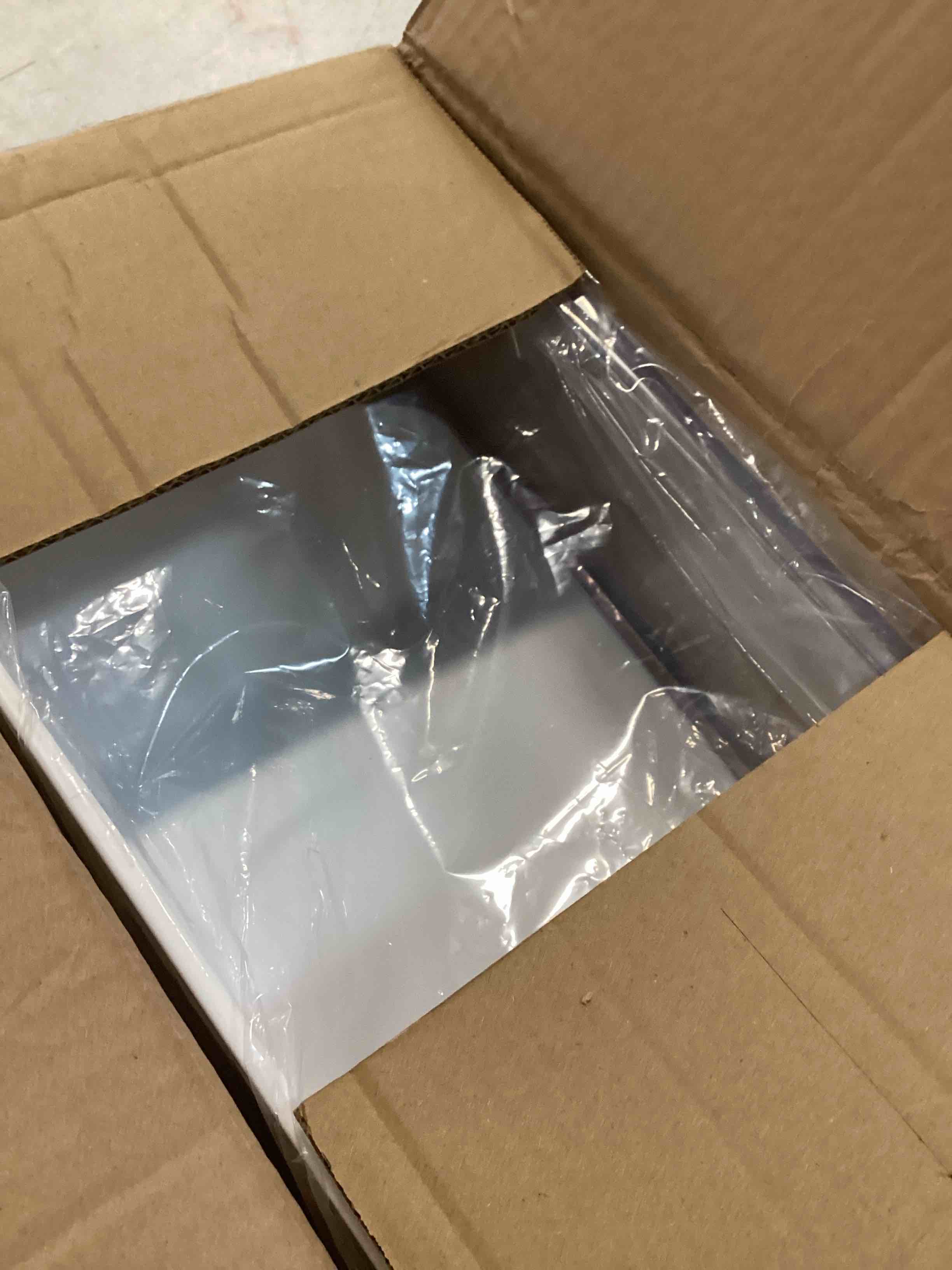 https://s3.amazonaws.com/lotting-images-prod/bidfta/GRA2294384_1740085591128.jpeg
