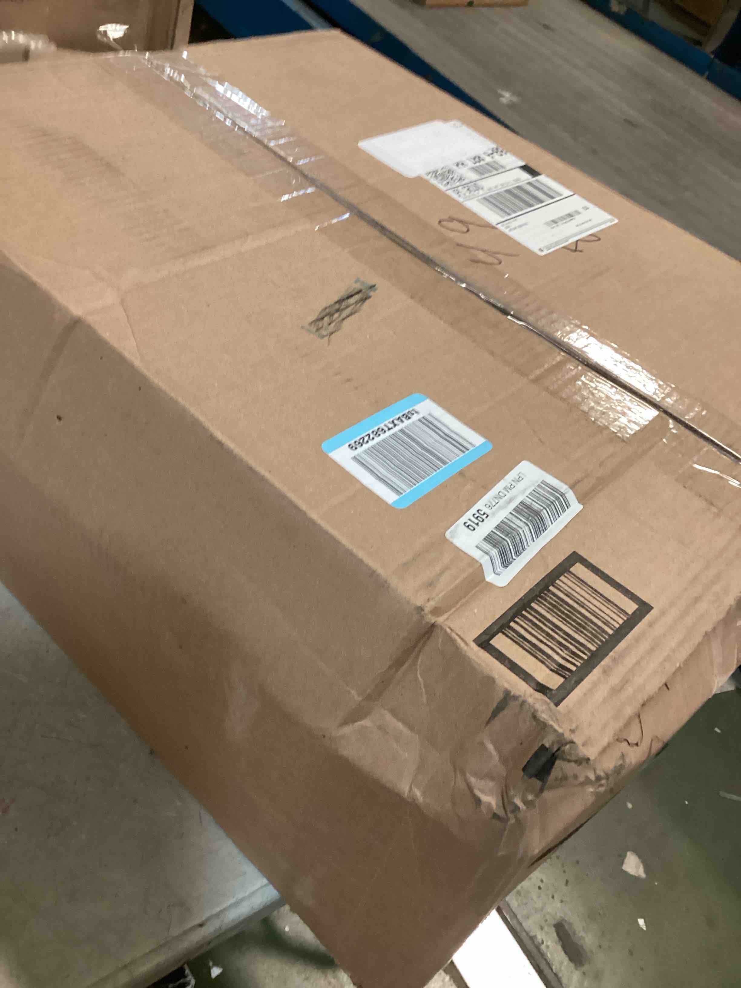 https://s3.amazonaws.com/lotting-images-prod/bidfta/GRA2294435_1740145885555.jpeg