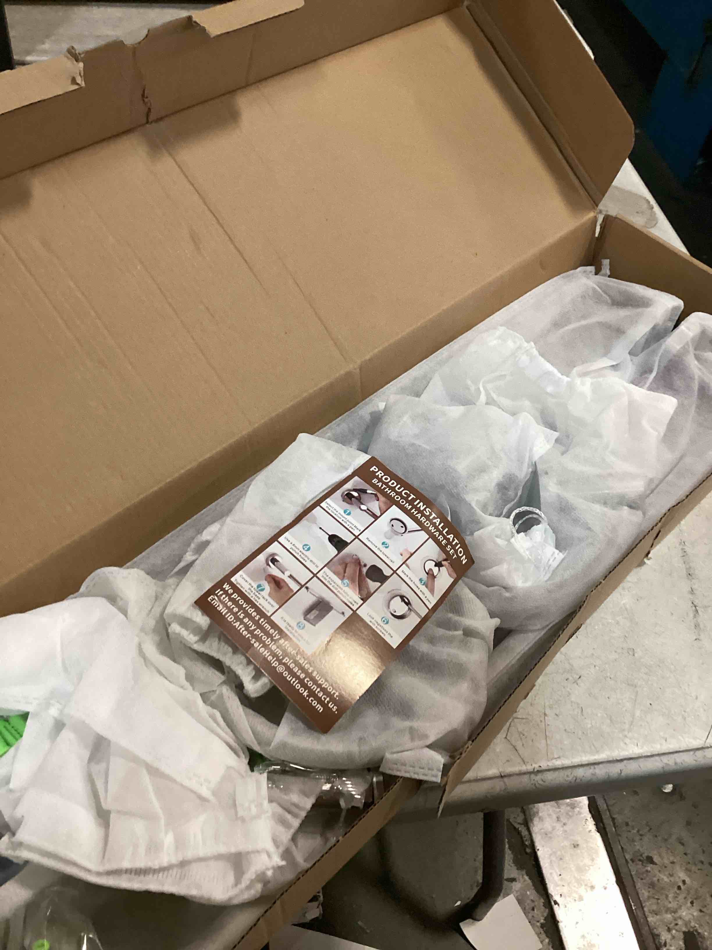 https://s3.amazonaws.com/lotting-images-prod/bidfta/GRA2294495_1740151658738.jpeg