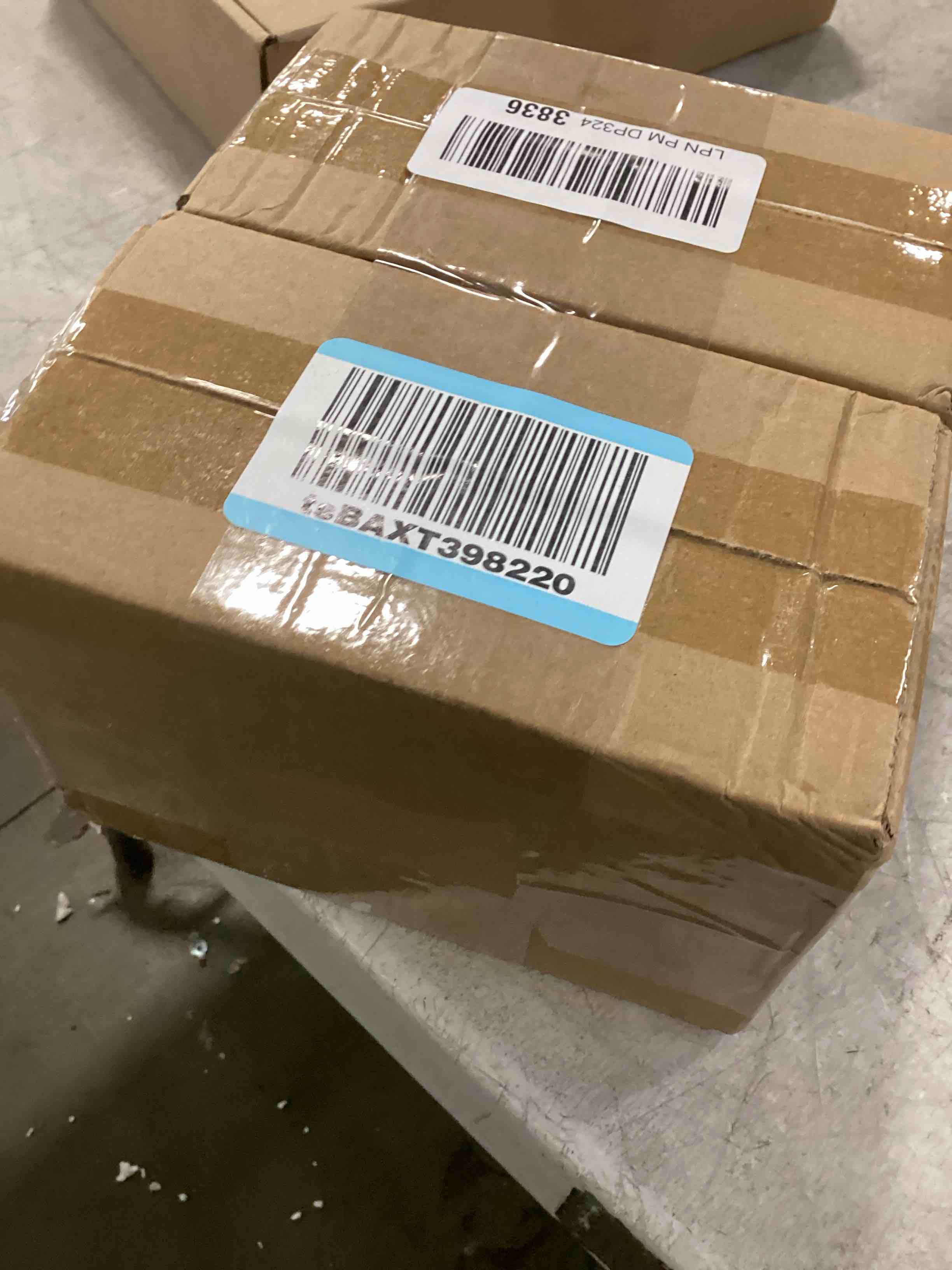 https://s3.amazonaws.com/lotting-images-prod/bidfta/GRA2294885_1740431334977.jpeg