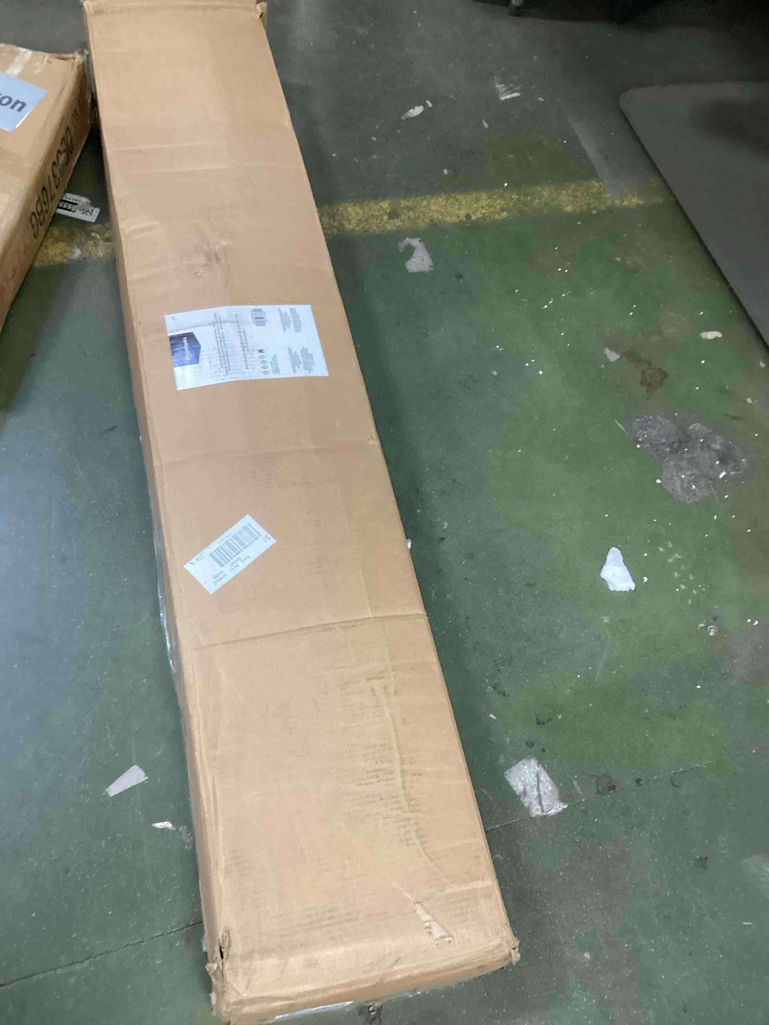 https://s3.amazonaws.com/lotting-images-prod/bidfta/GRA2294927_1740492841184.jpeg