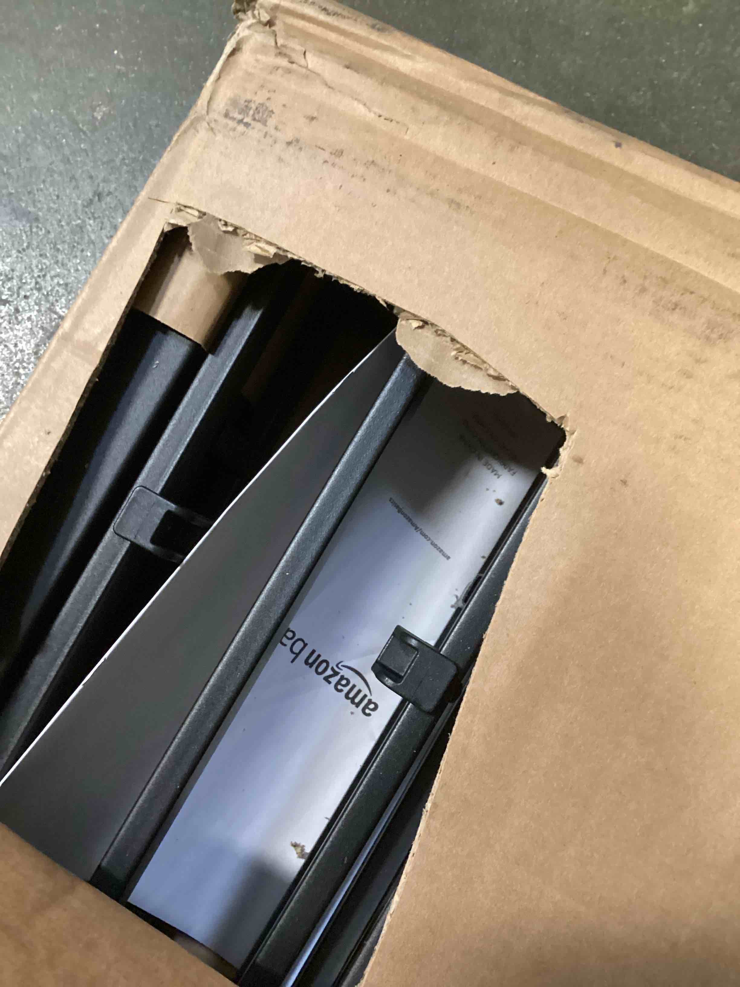 https://s3.amazonaws.com/lotting-images-prod/bidfta/GRA2294927_1740492860430.jpeg