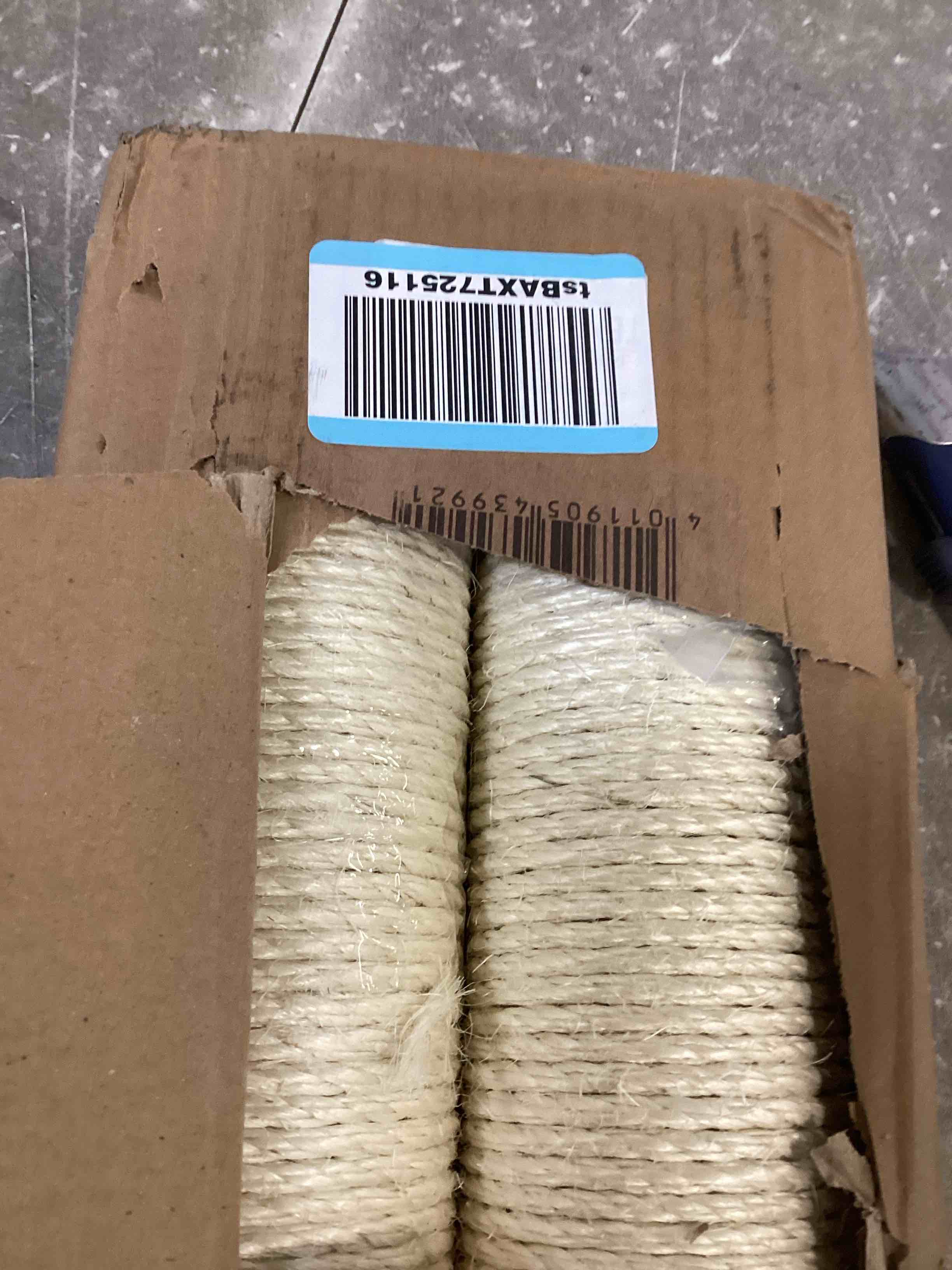 https://s3.amazonaws.com/lotting-images-prod/bidfta/GRA2295025_1740503349470.jpeg