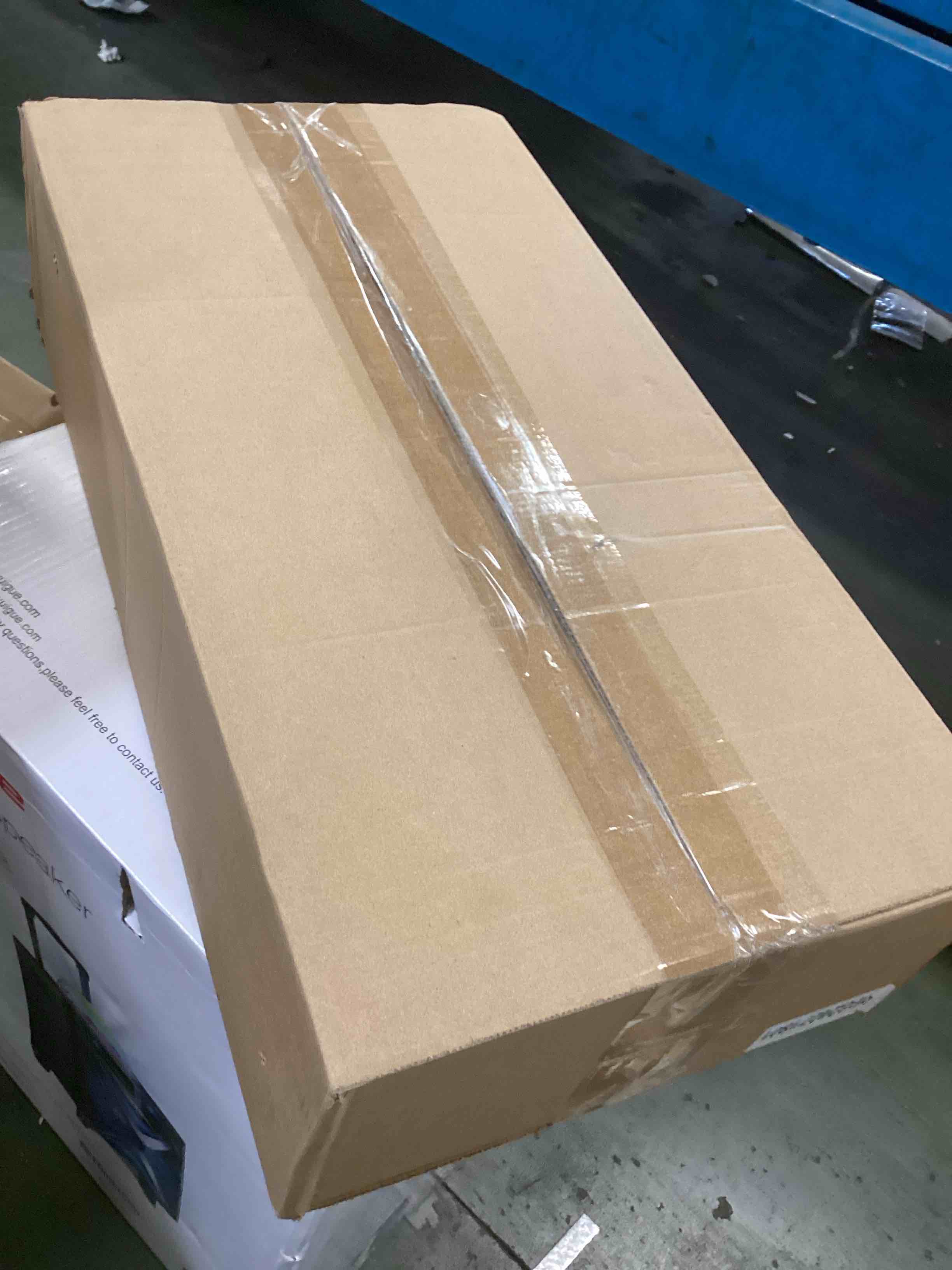 https://s3.amazonaws.com/lotting-images-prod/bidfta/GRA2295730_1740758413242.jpeg