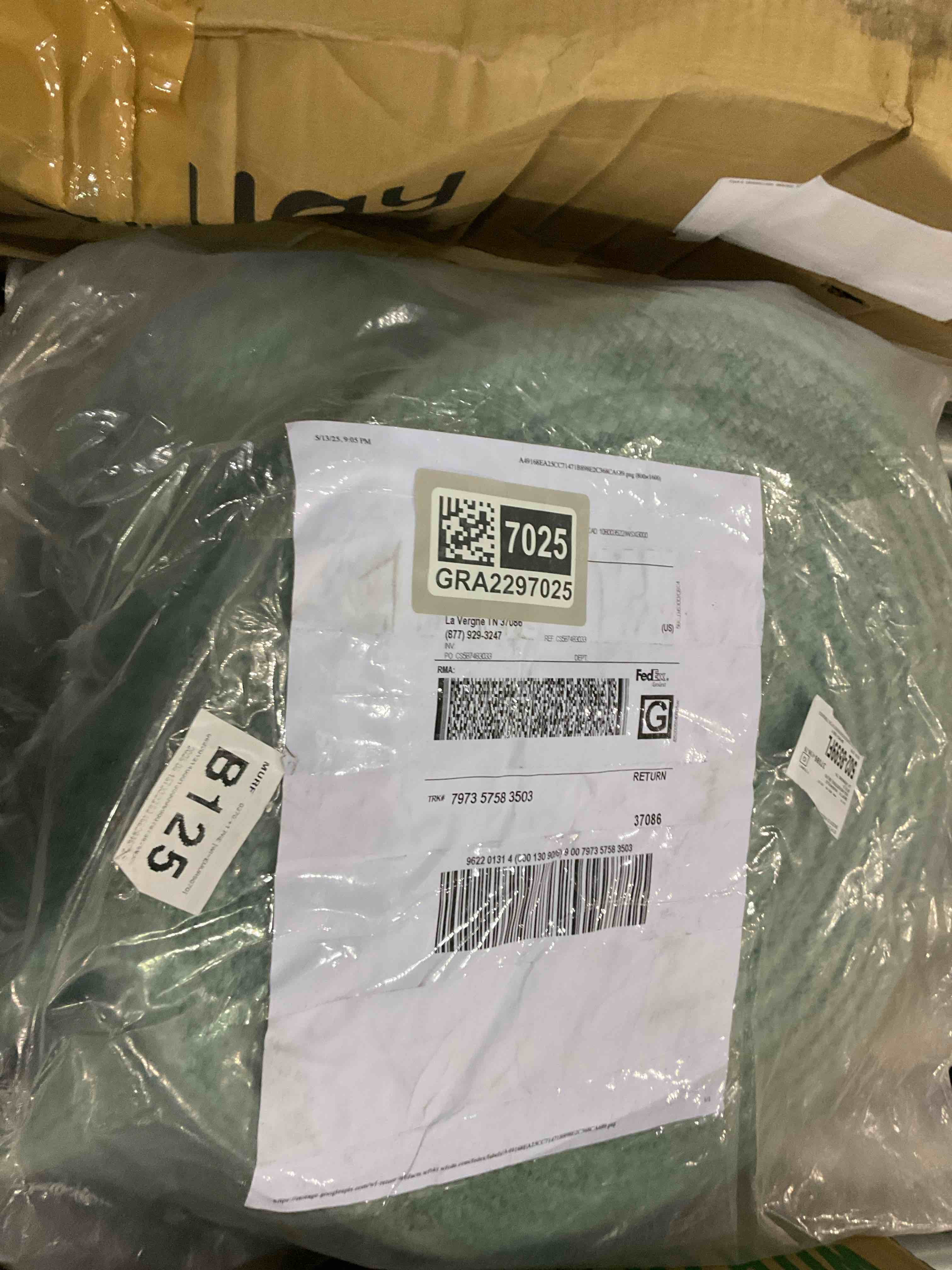 https://s3.amazonaws.com/lotting-images-prod/bidfta/GRA2297025_1748000017199.jpeg