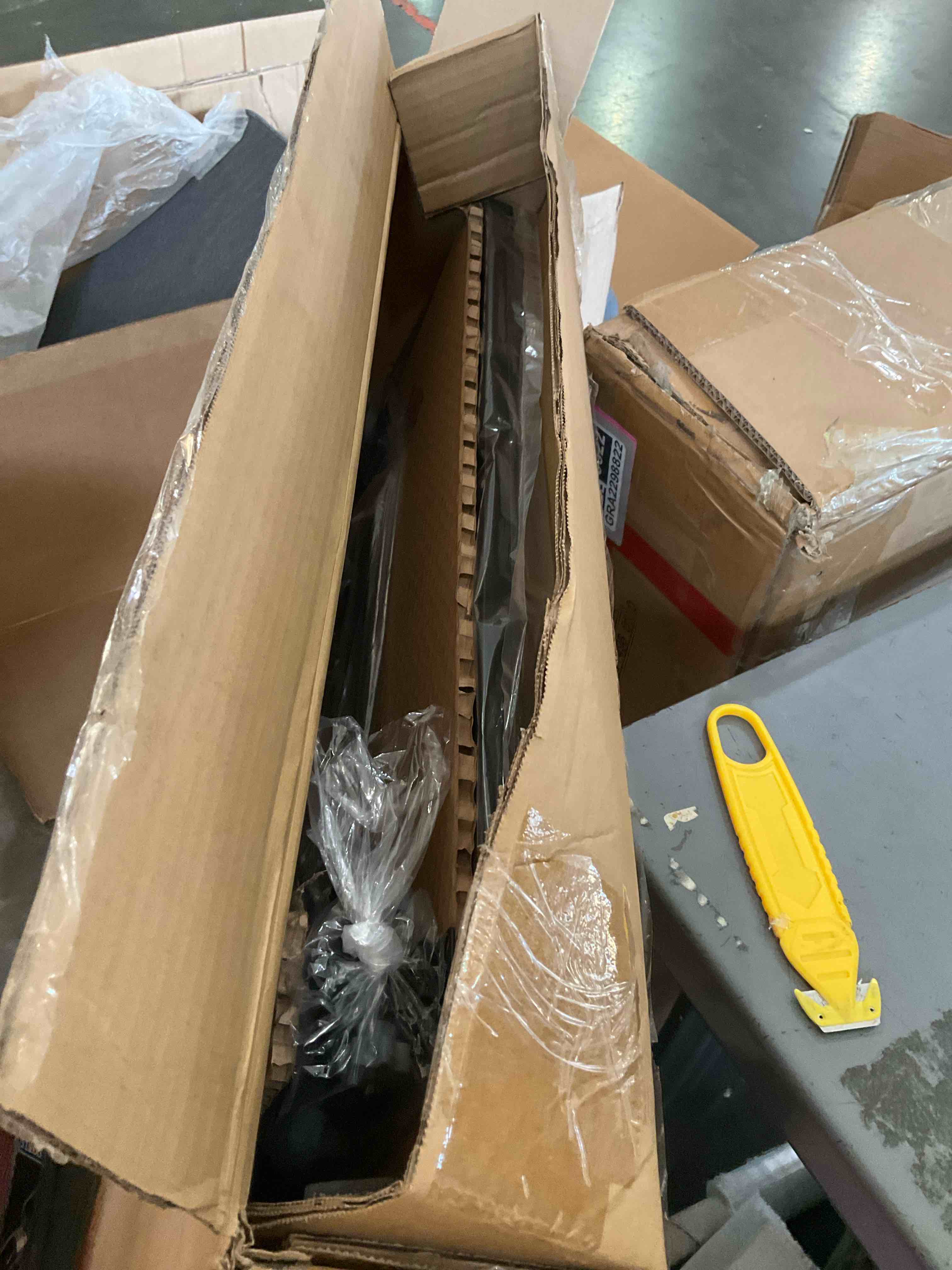 https://s3.amazonaws.com/lotting-images-prod/bidfta/GRA2298843_1751498526838.jpeg