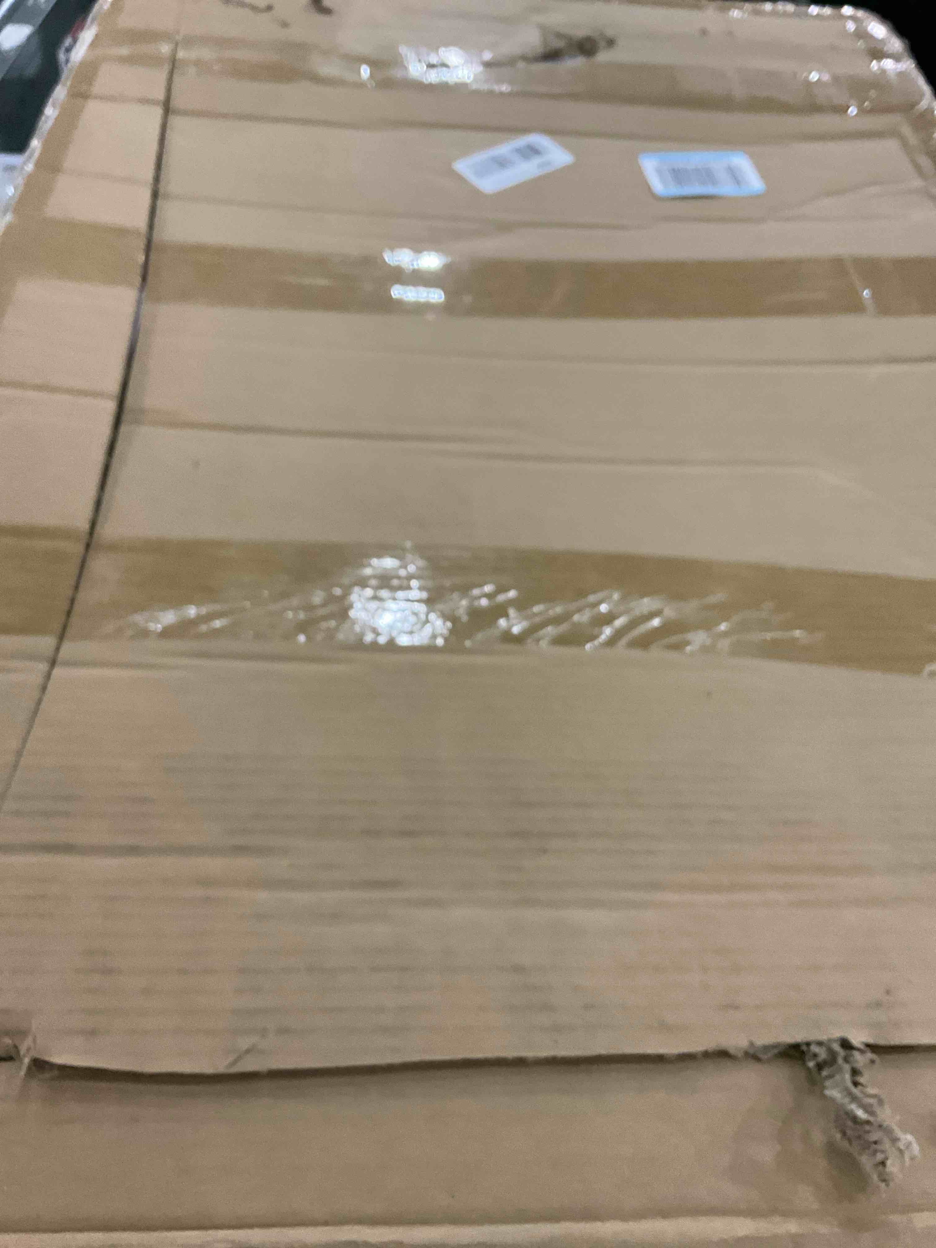 https://s3.amazonaws.com/lotting-images-prod/bidfta/GRA2300352_1747398862949.jpeg