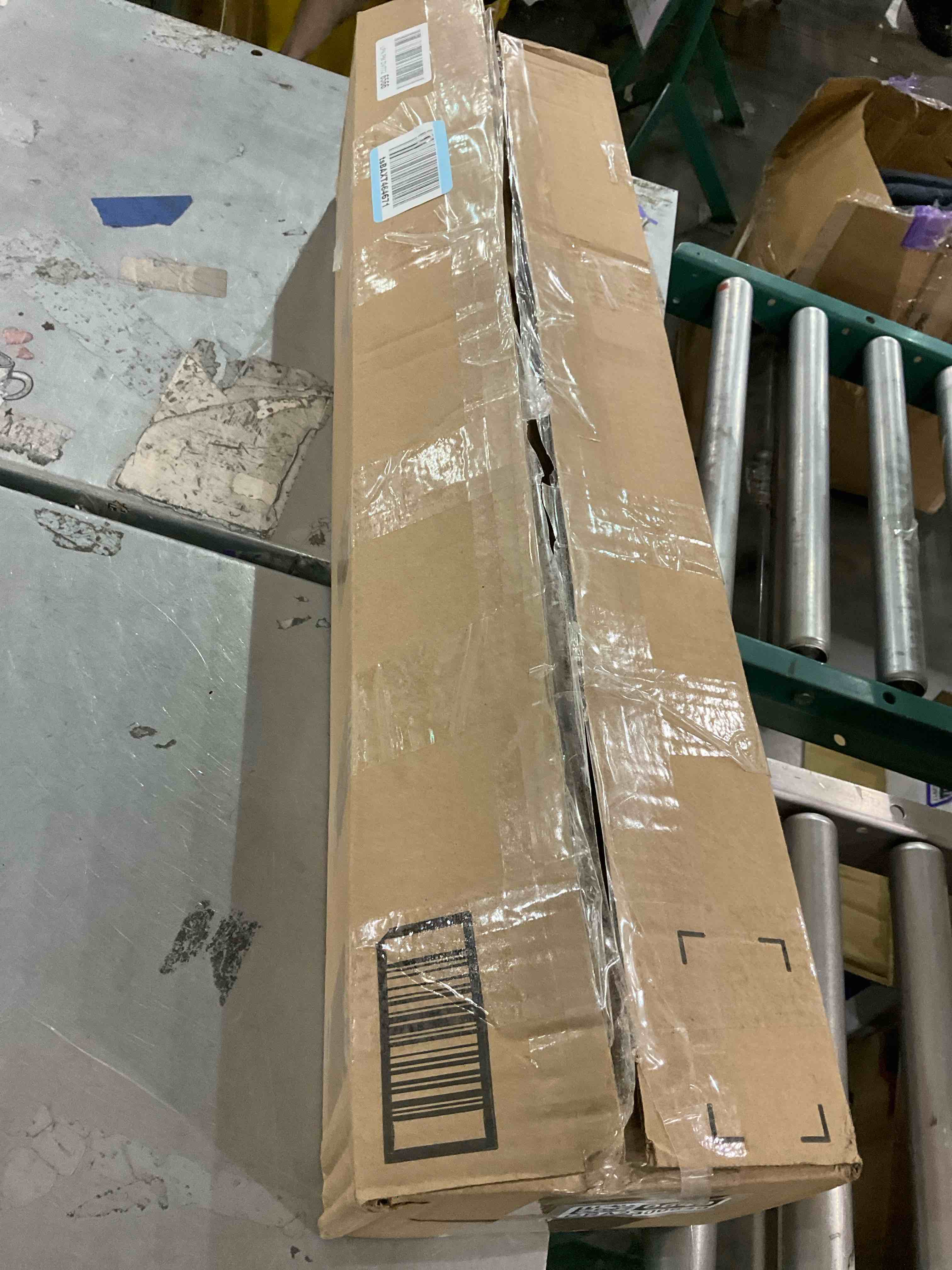 https://s3.amazonaws.com/lotting-images-prod/bidfta/GRA2300649_1747406321260.jpeg