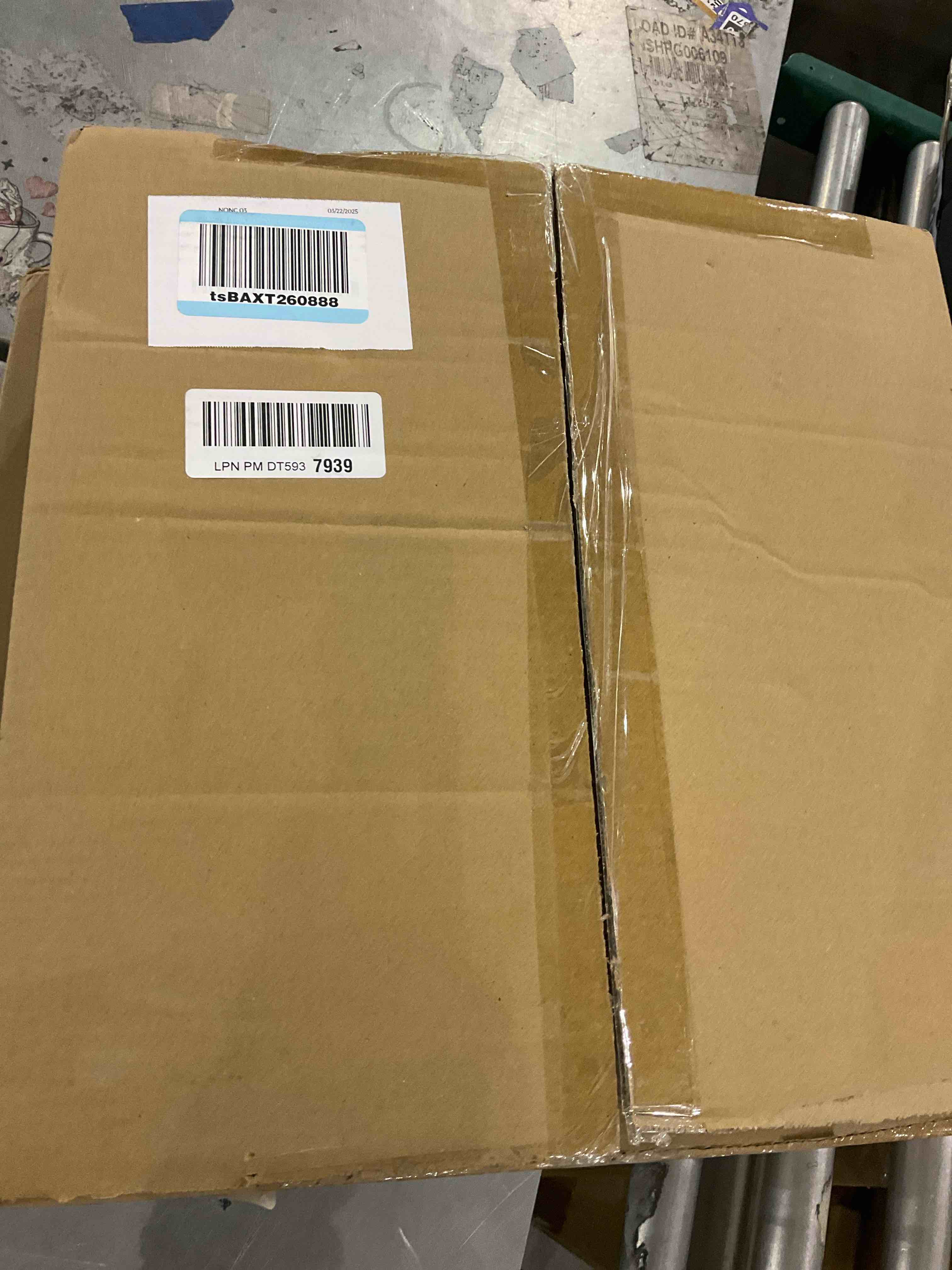 https://s3.amazonaws.com/lotting-images-prod/bidfta/GRA2301335_1747656443427.jpeg