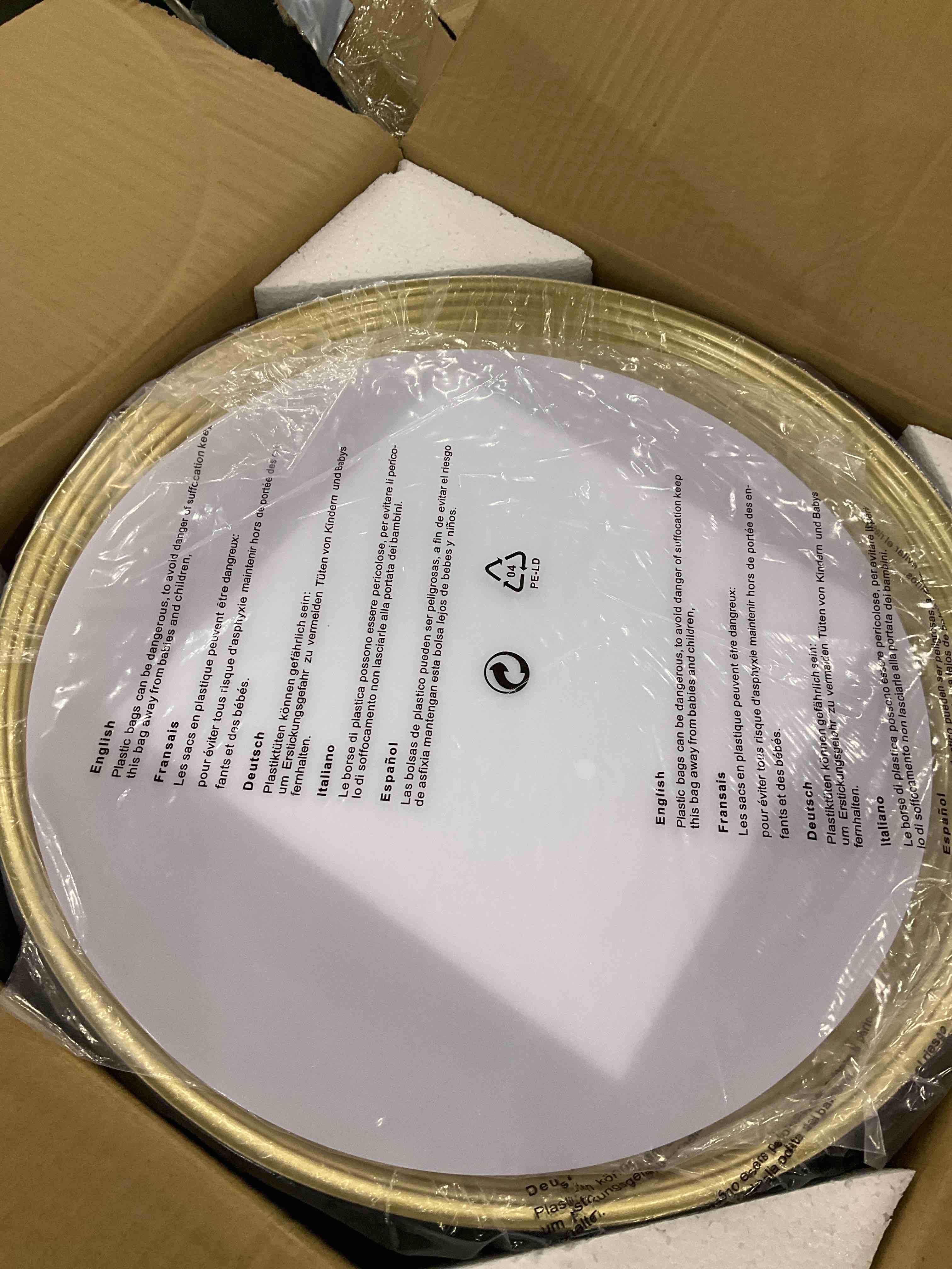 https://s3.amazonaws.com/lotting-images-prod/bidfta/GRA2301335_1747656451834.jpeg